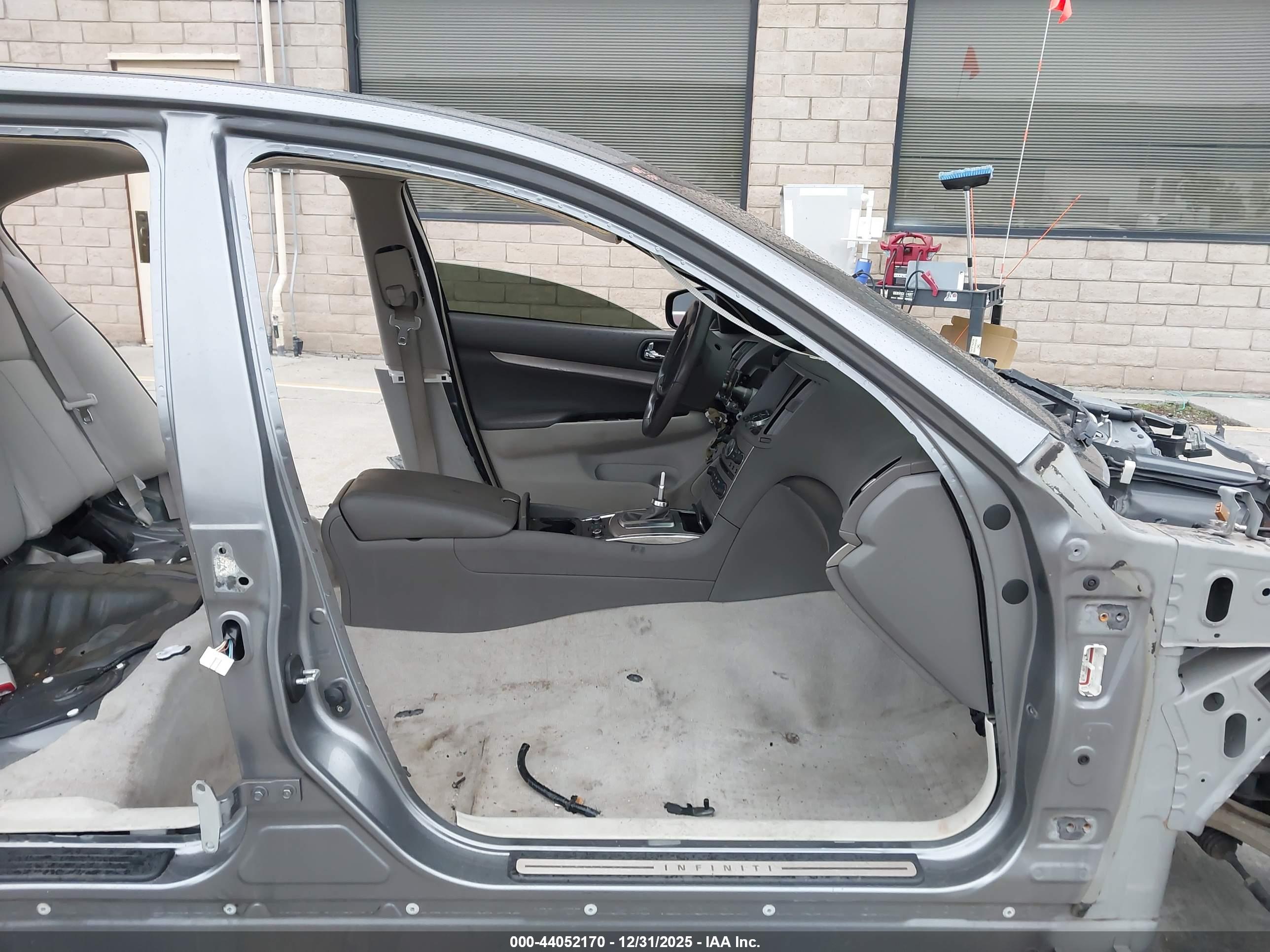 INFINITI G37X image 5