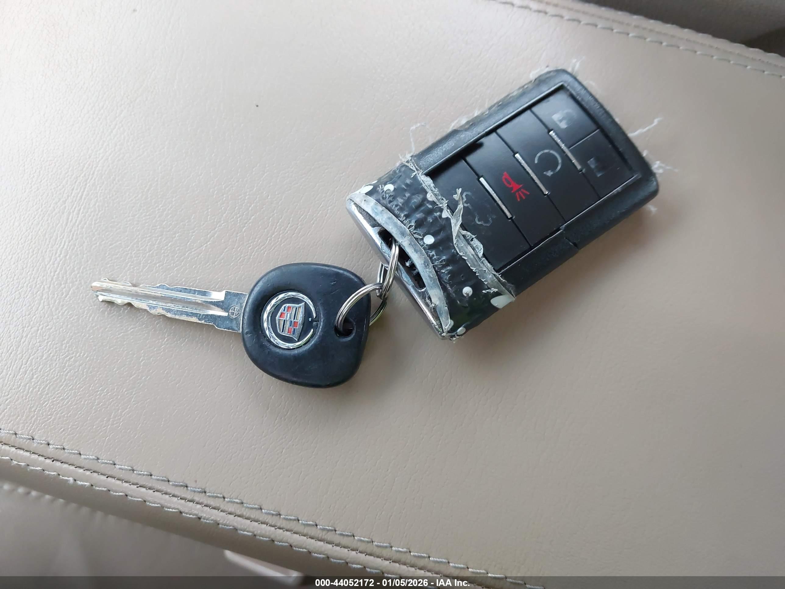 CADILLAC CTS image 11