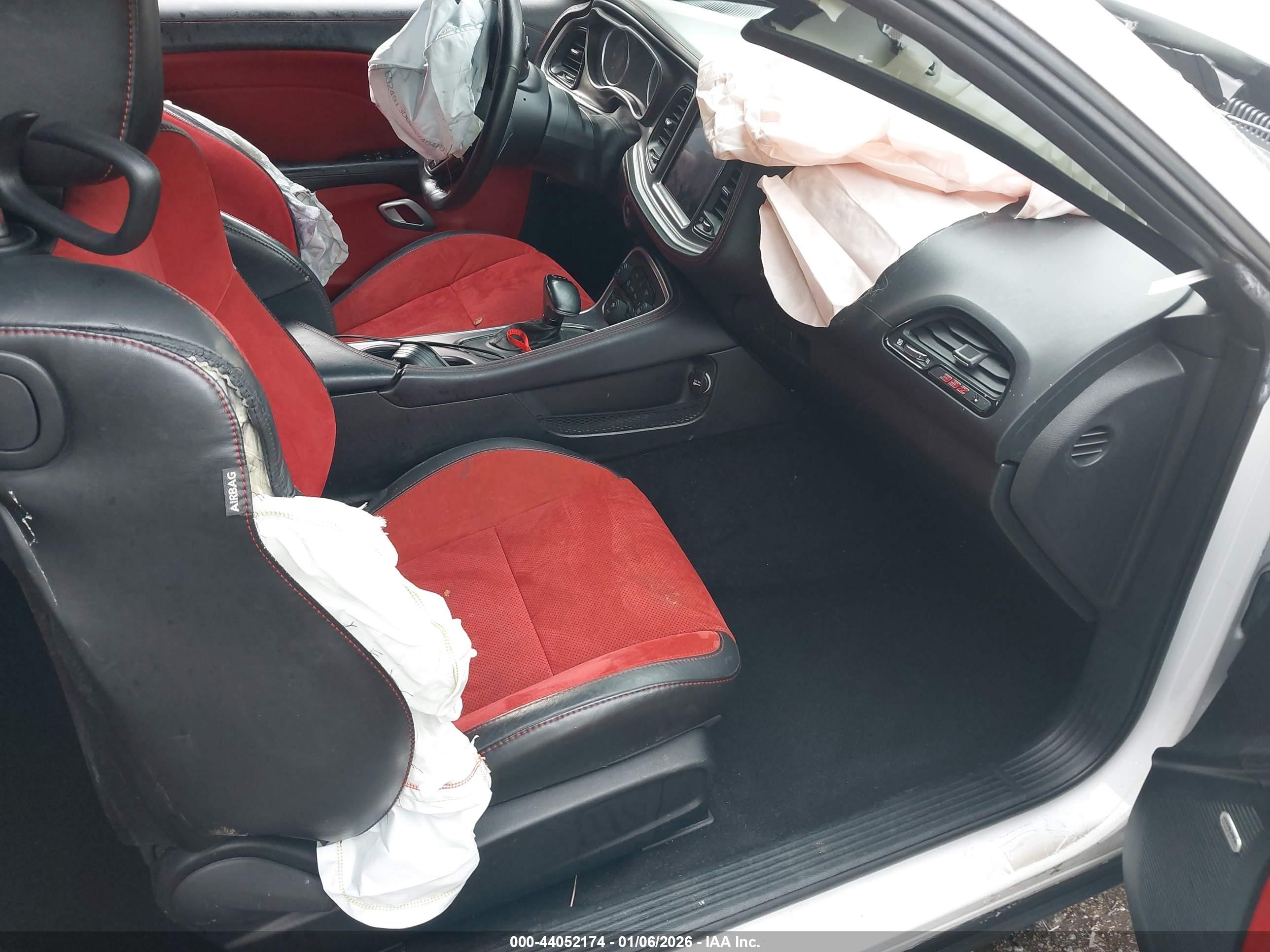 DODGE CHALLENGER image 5