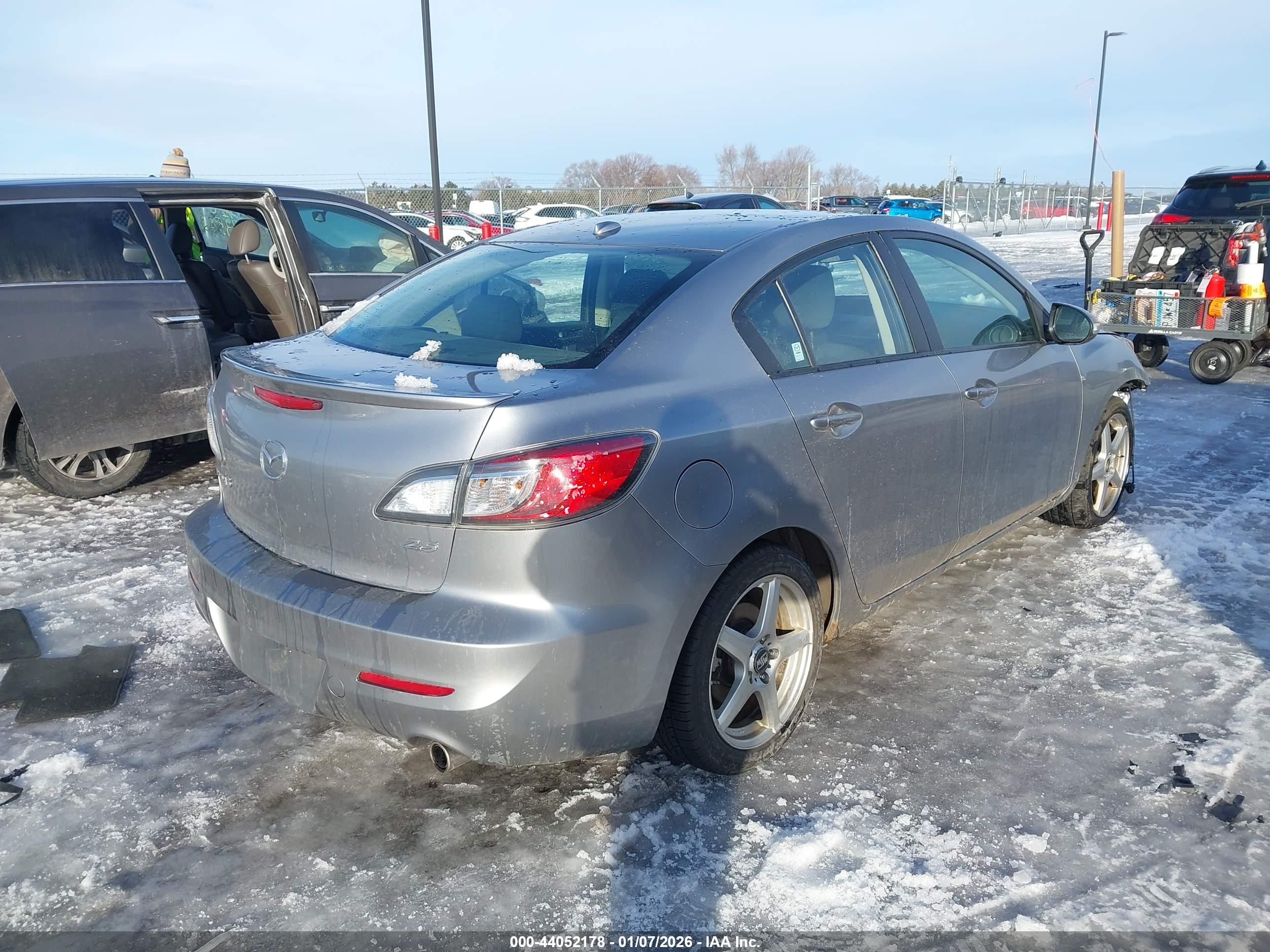 MAZDA MAZDA3 image 4