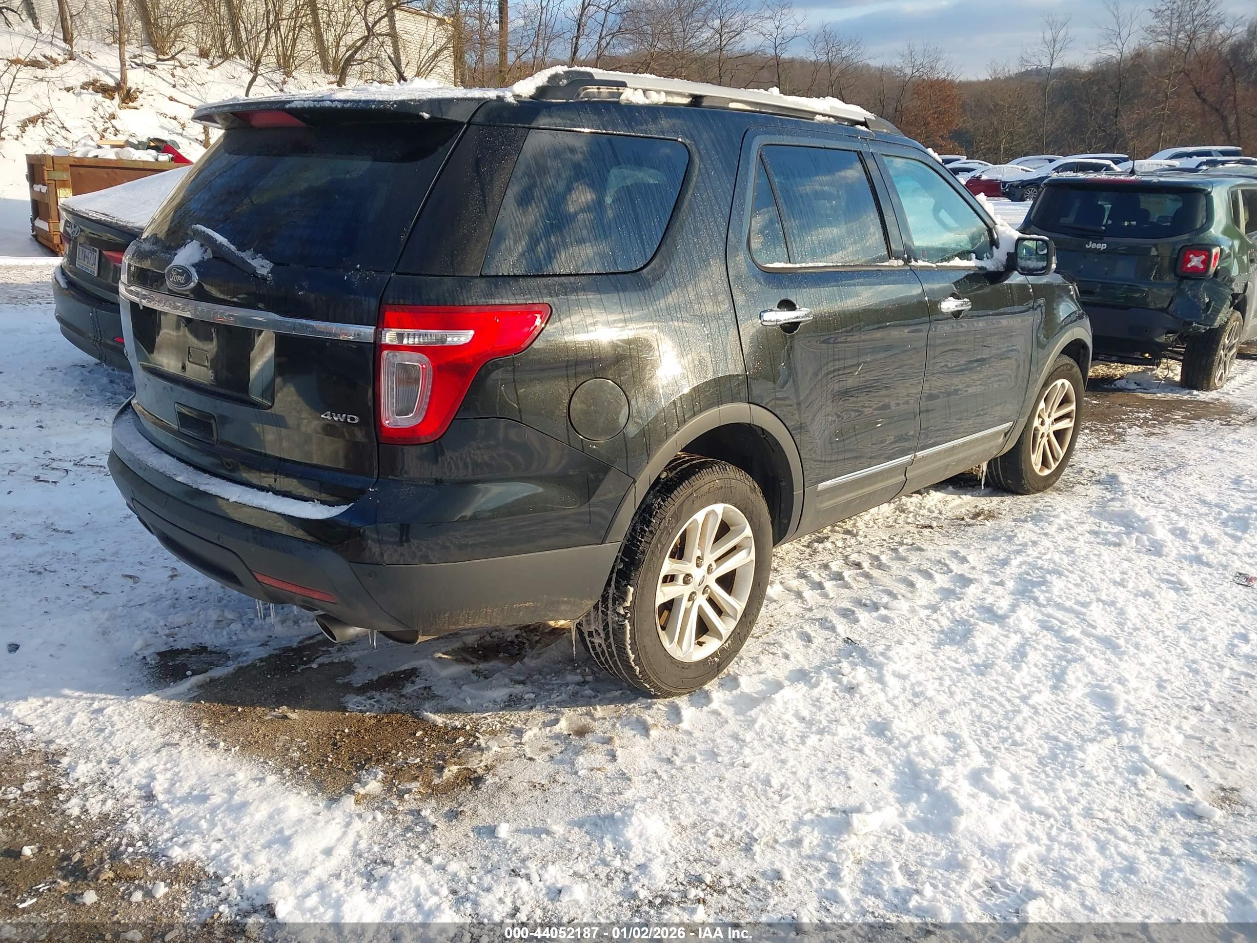 FORD EXPLORER image 4