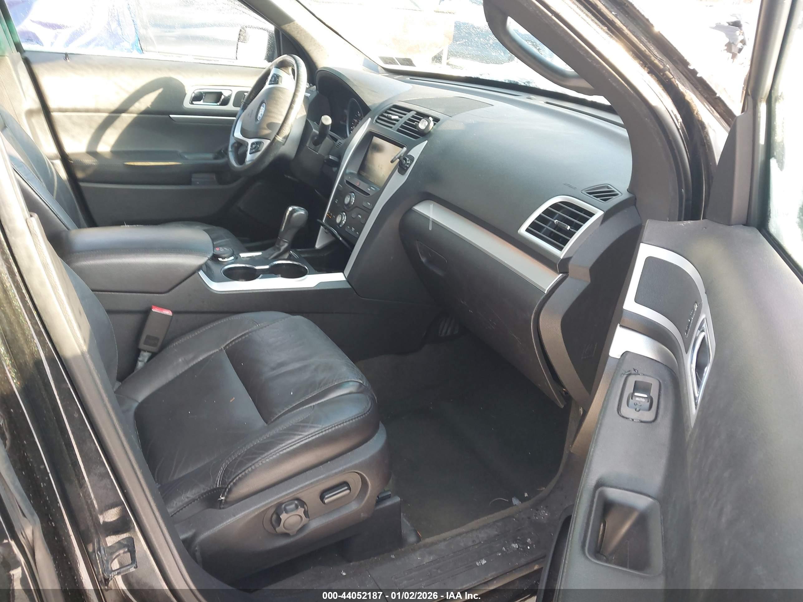 FORD EXPLORER image 5
