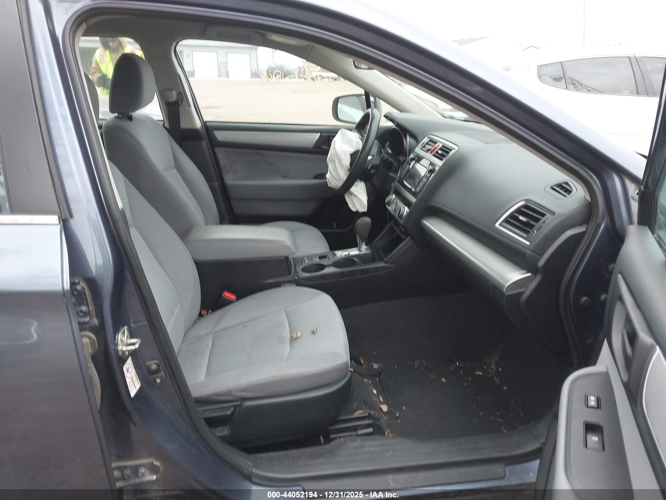 SUBARU OUTBACK image 5