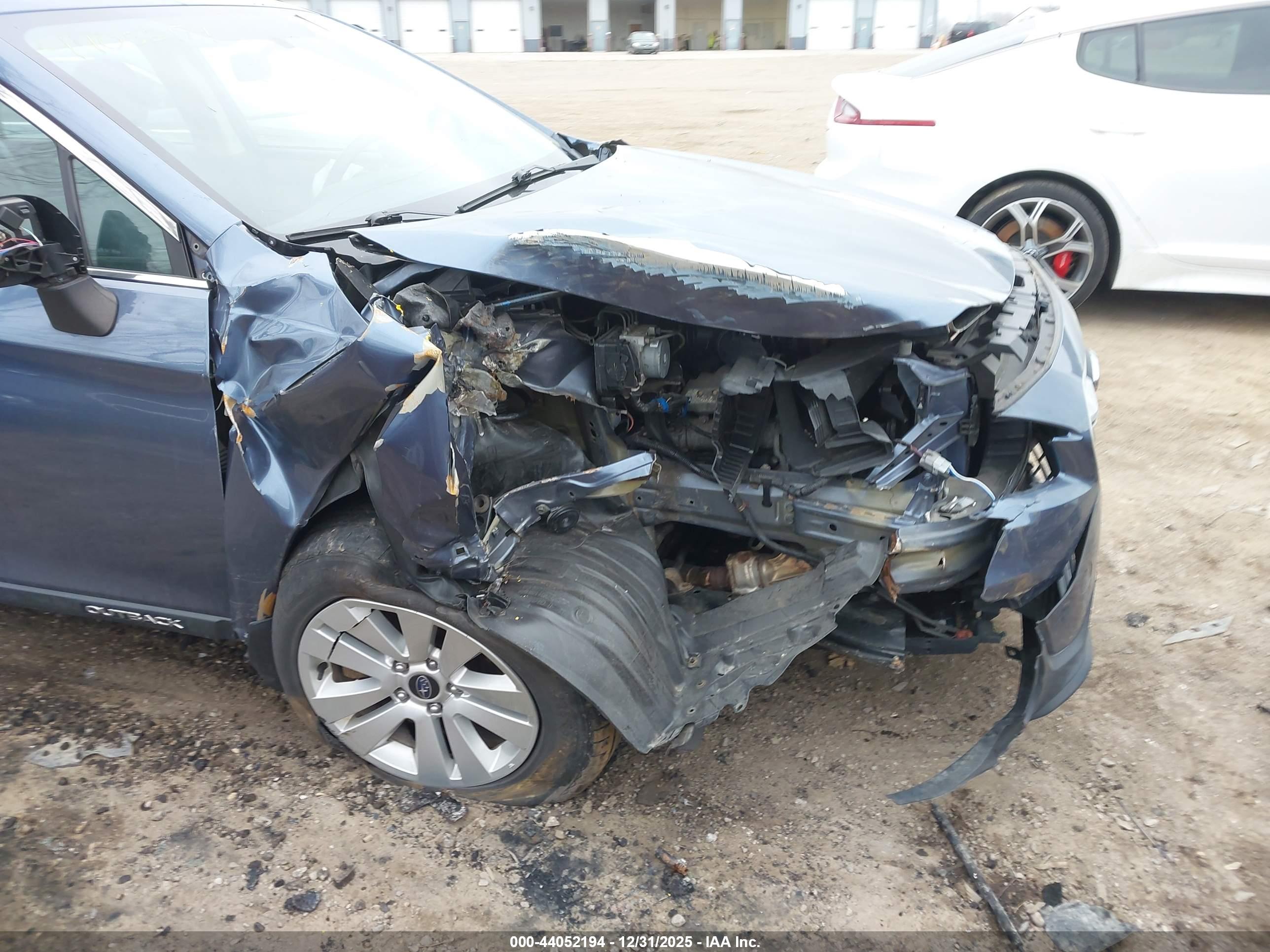 SUBARU OUTBACK image 6