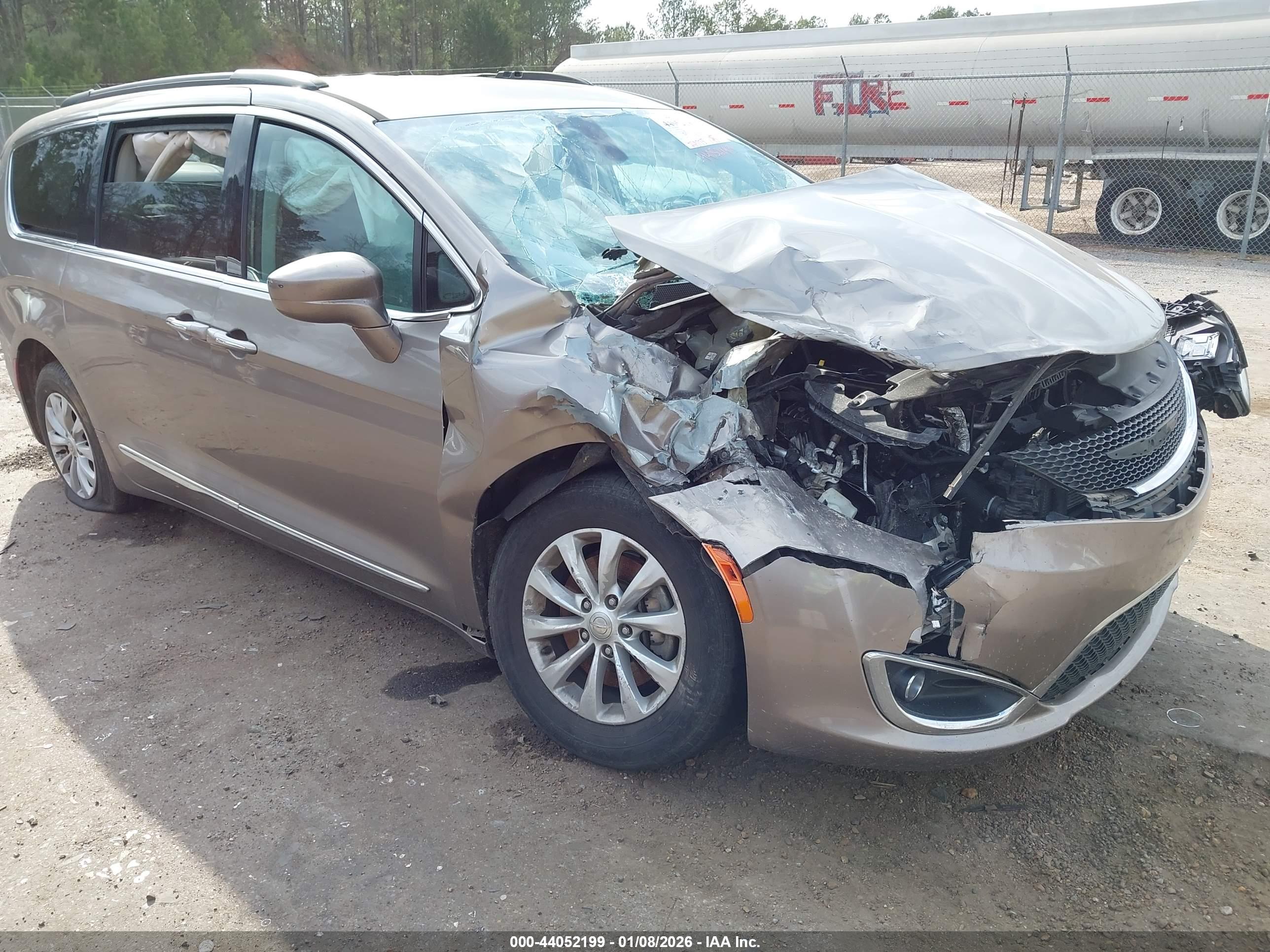 CHRYSLER PACIFICA image 6