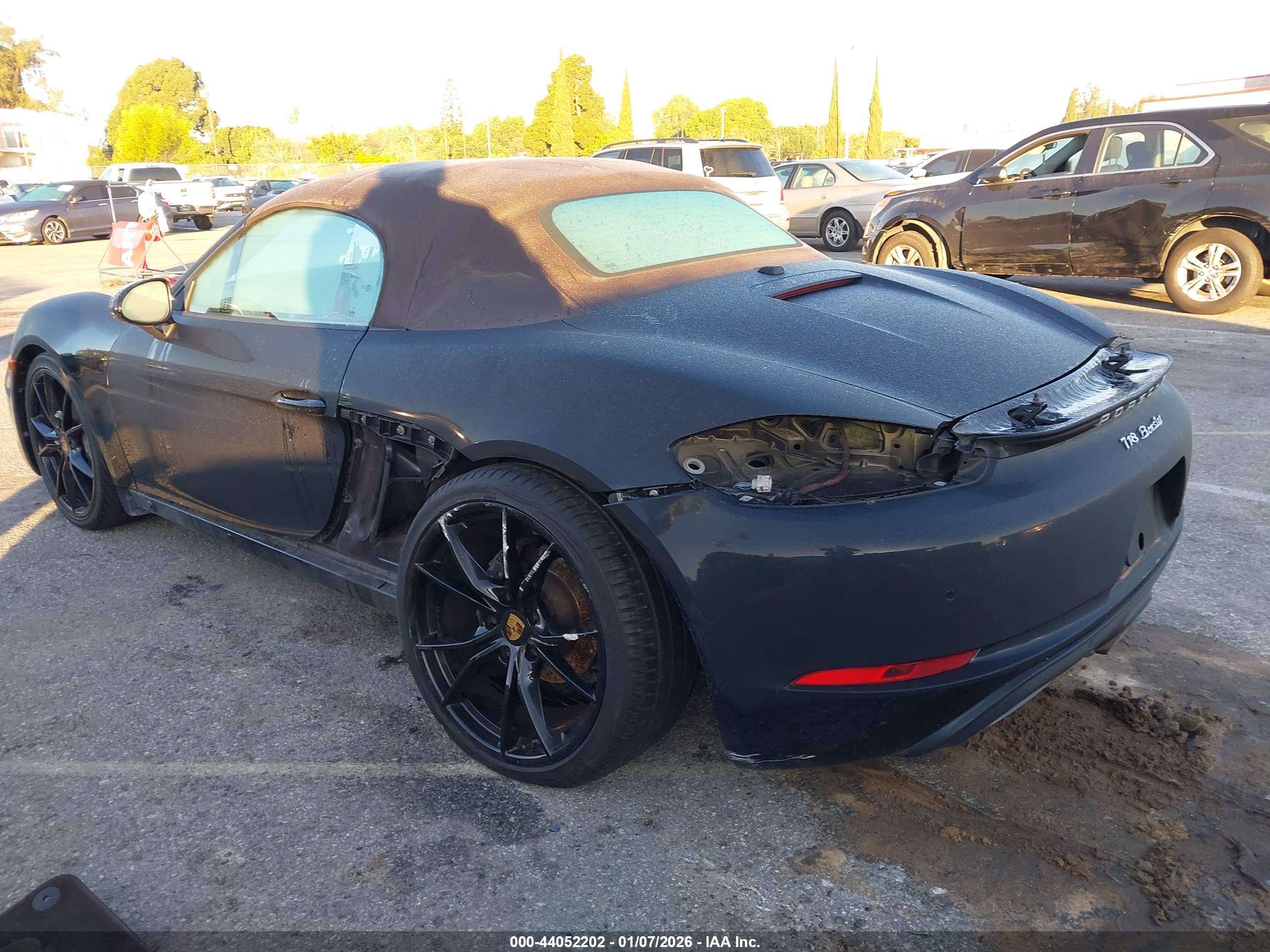 PORSCHE 718 image 3