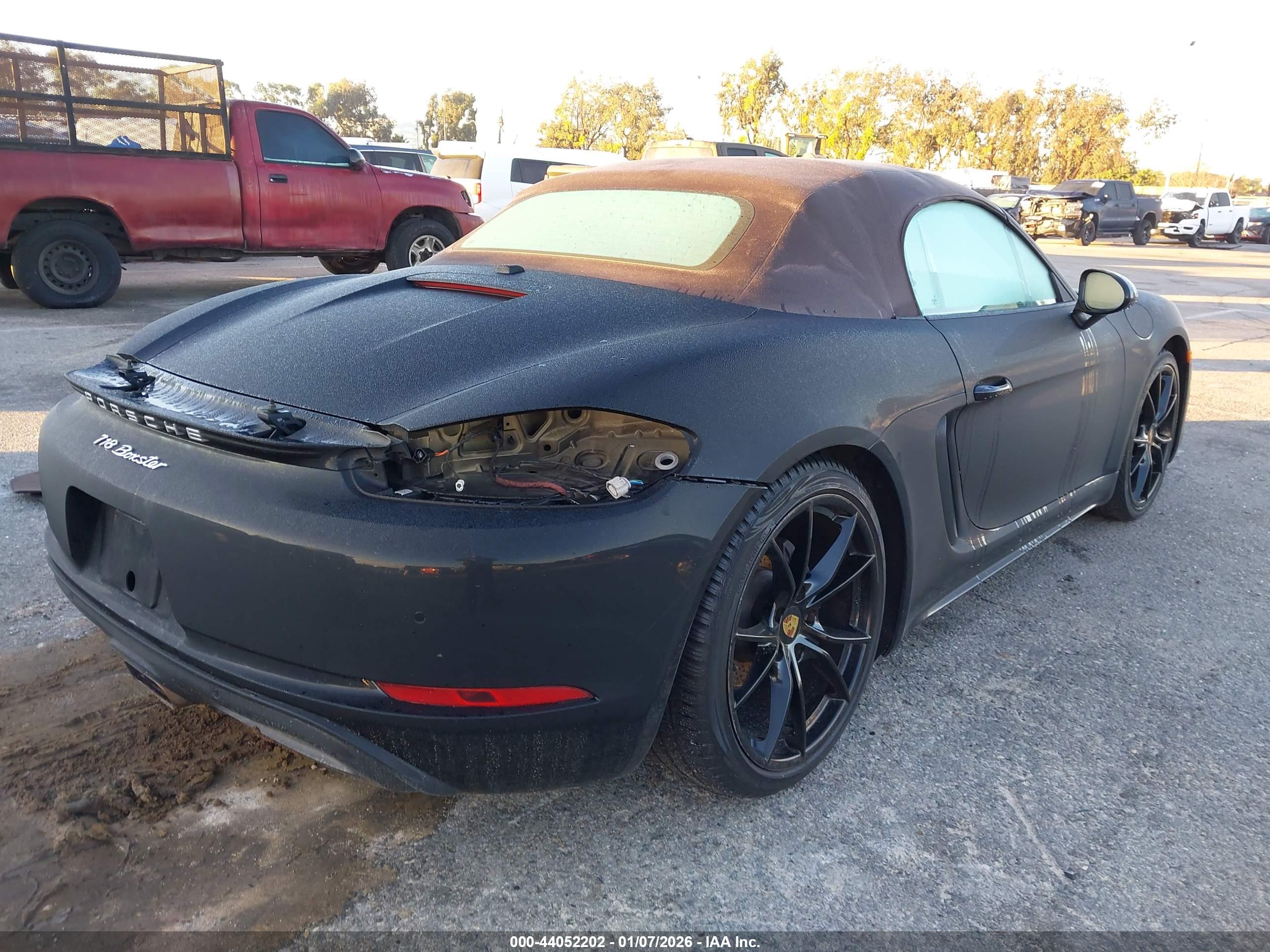 PORSCHE 718 image 4