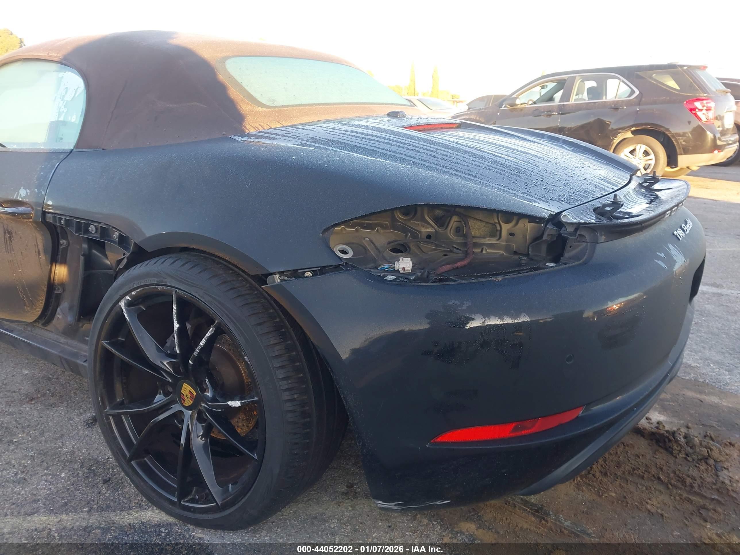 PORSCHE 718 image 6