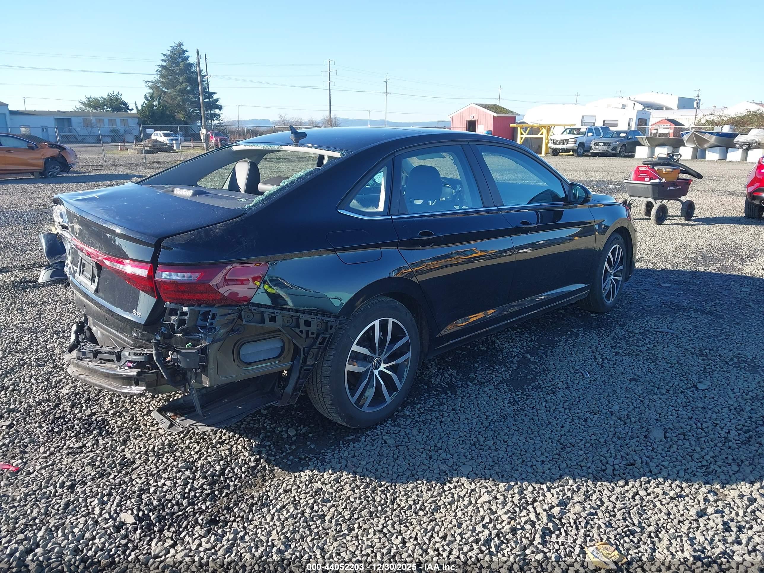 VOLKSWAGEN JETTA image 4