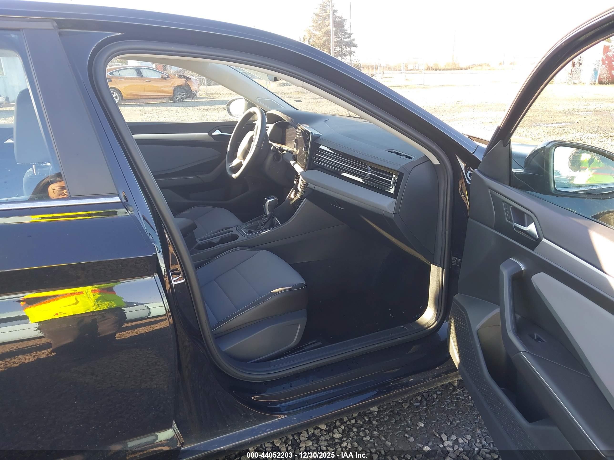 VOLKSWAGEN JETTA image 5