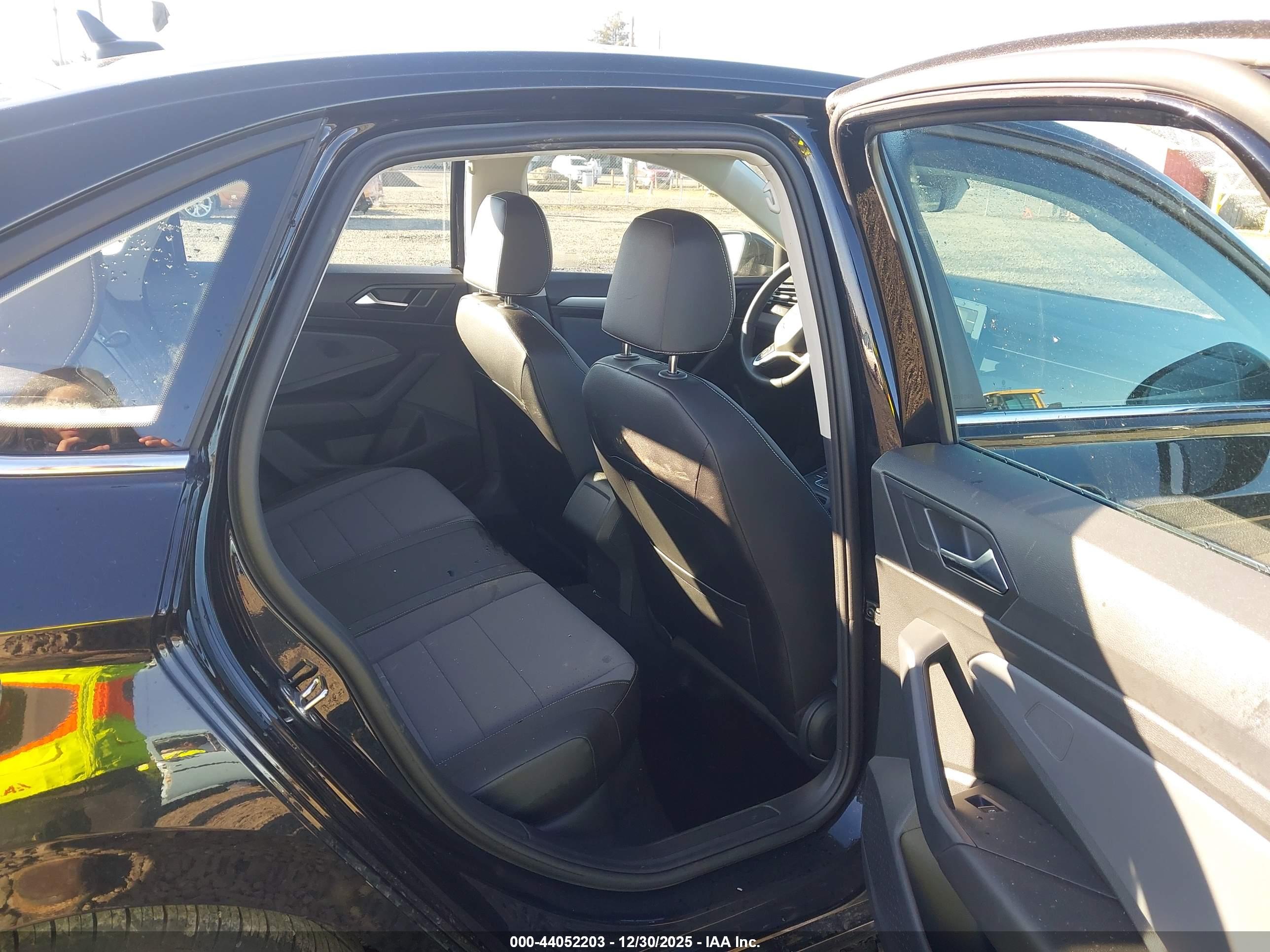 VOLKSWAGEN JETTA image 8
