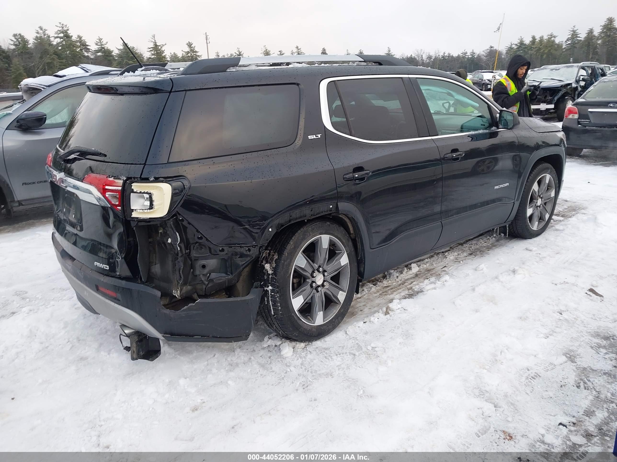 GMC ACADIA image 4