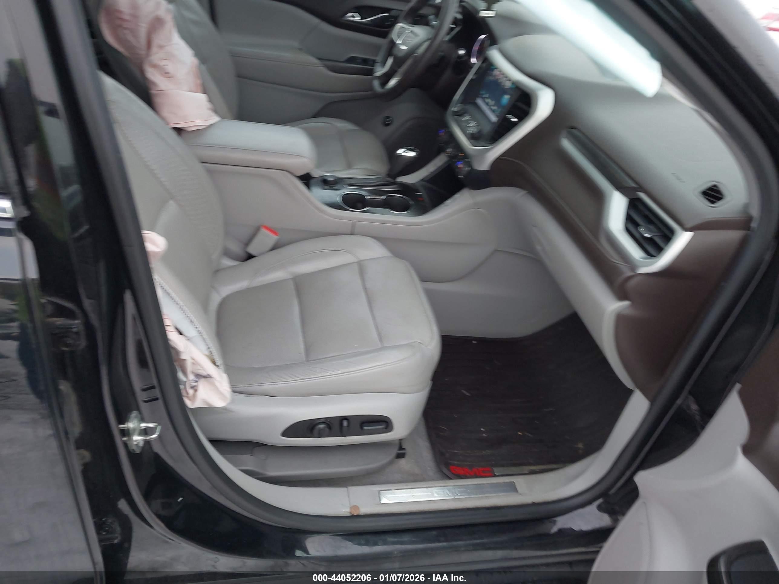 GMC ACADIA image 5