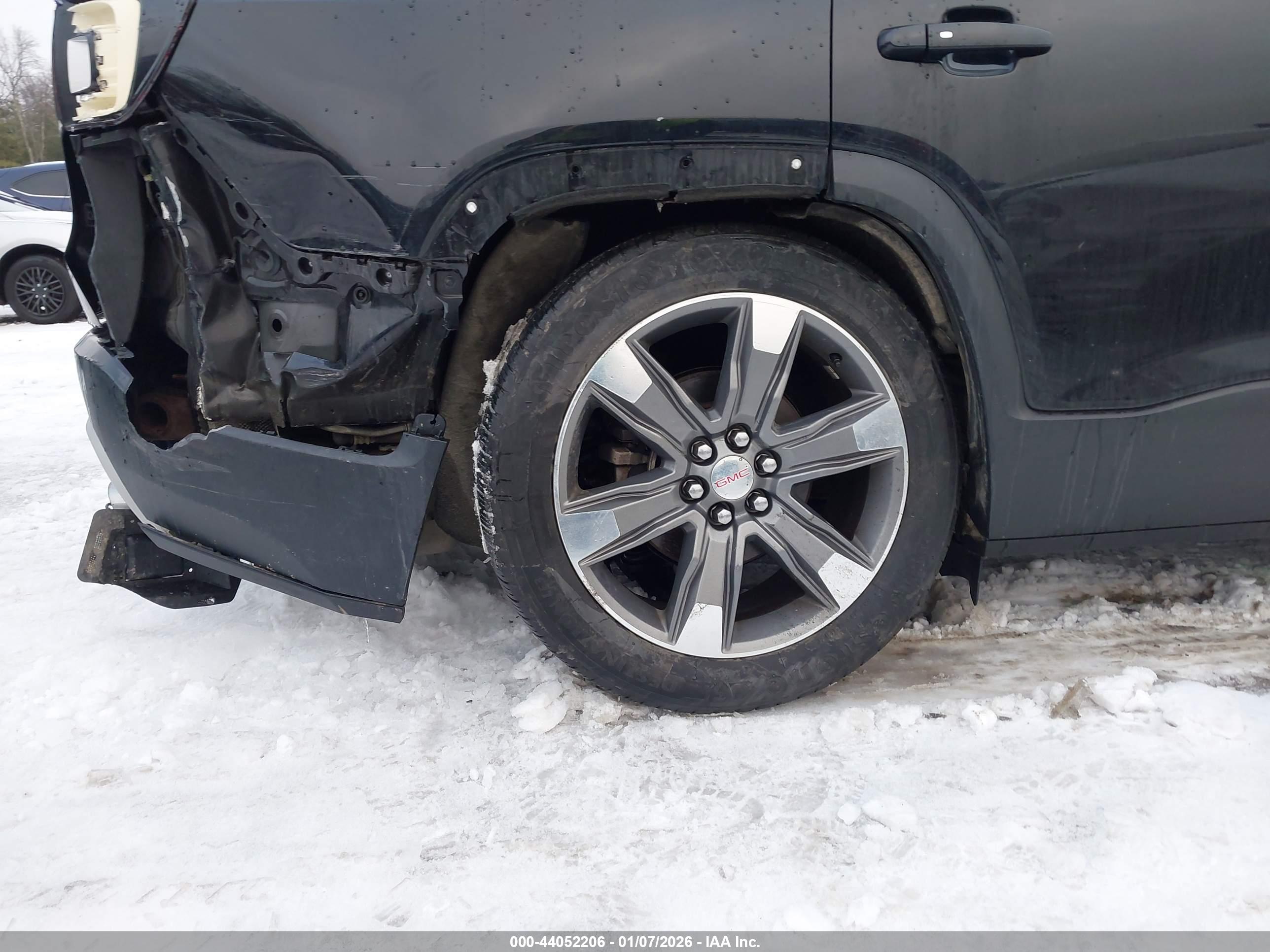 GMC ACADIA image 6
