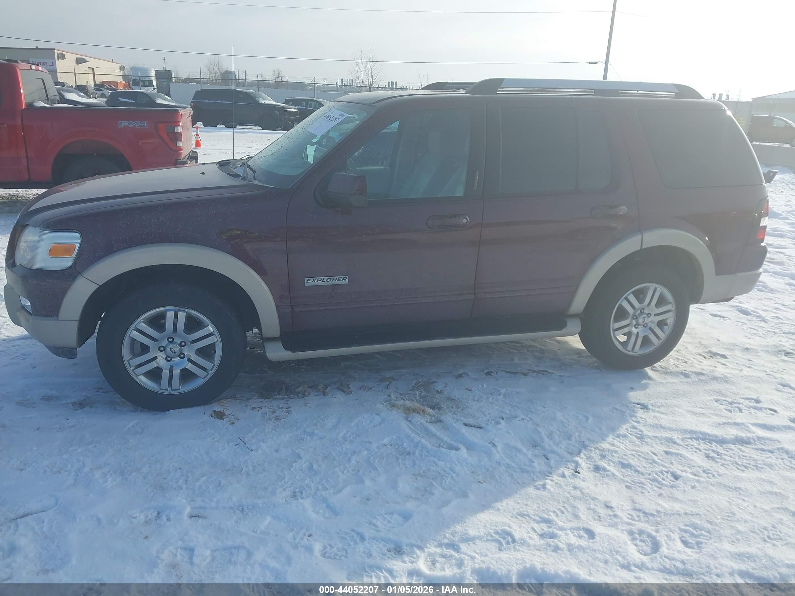 FORD EXPLORER image 6