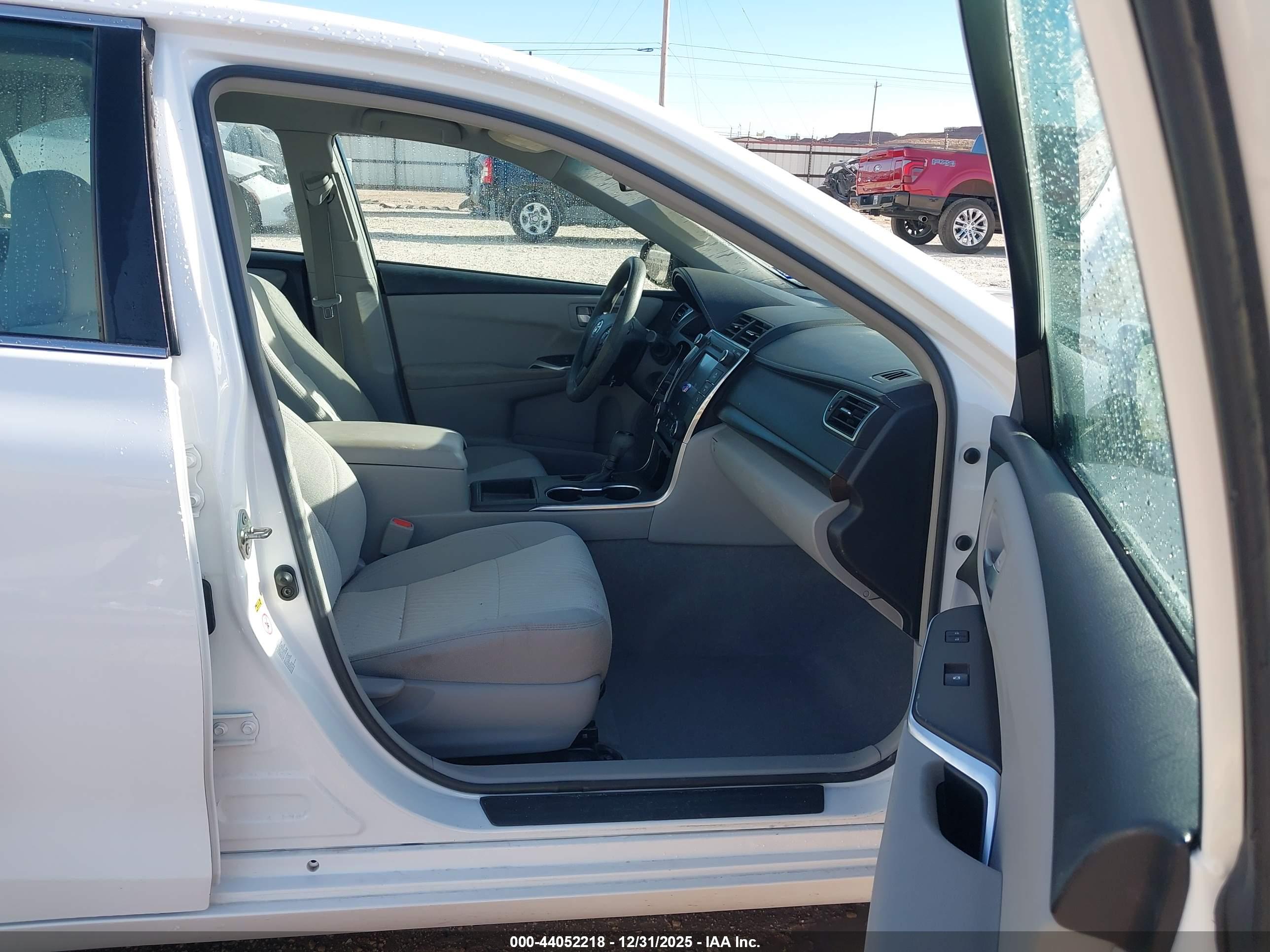TOYOTA CAMRY image 5