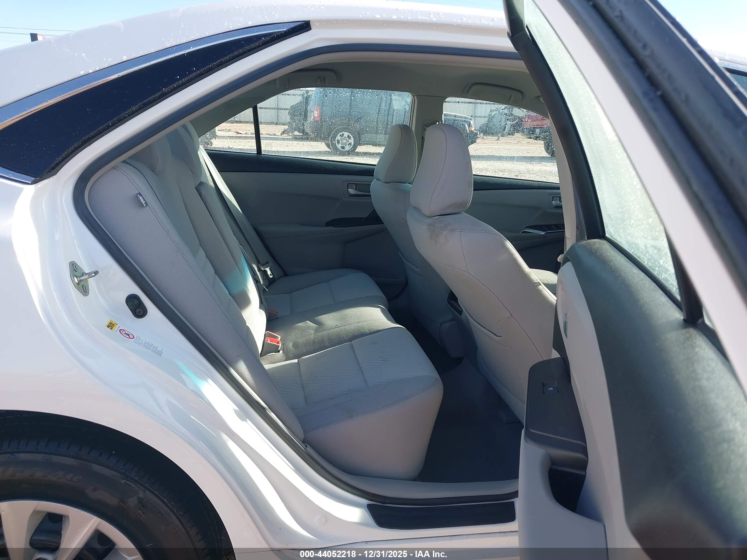 TOYOTA CAMRY image 8