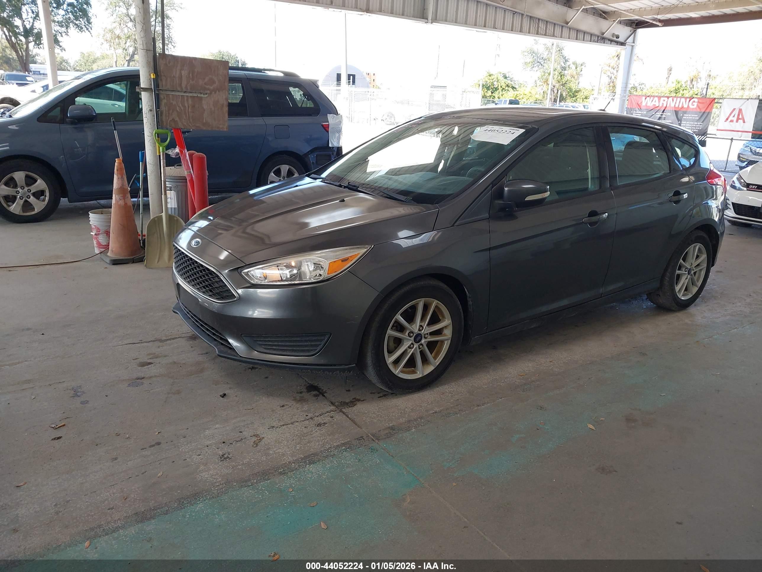 FORD FOCUS image 2