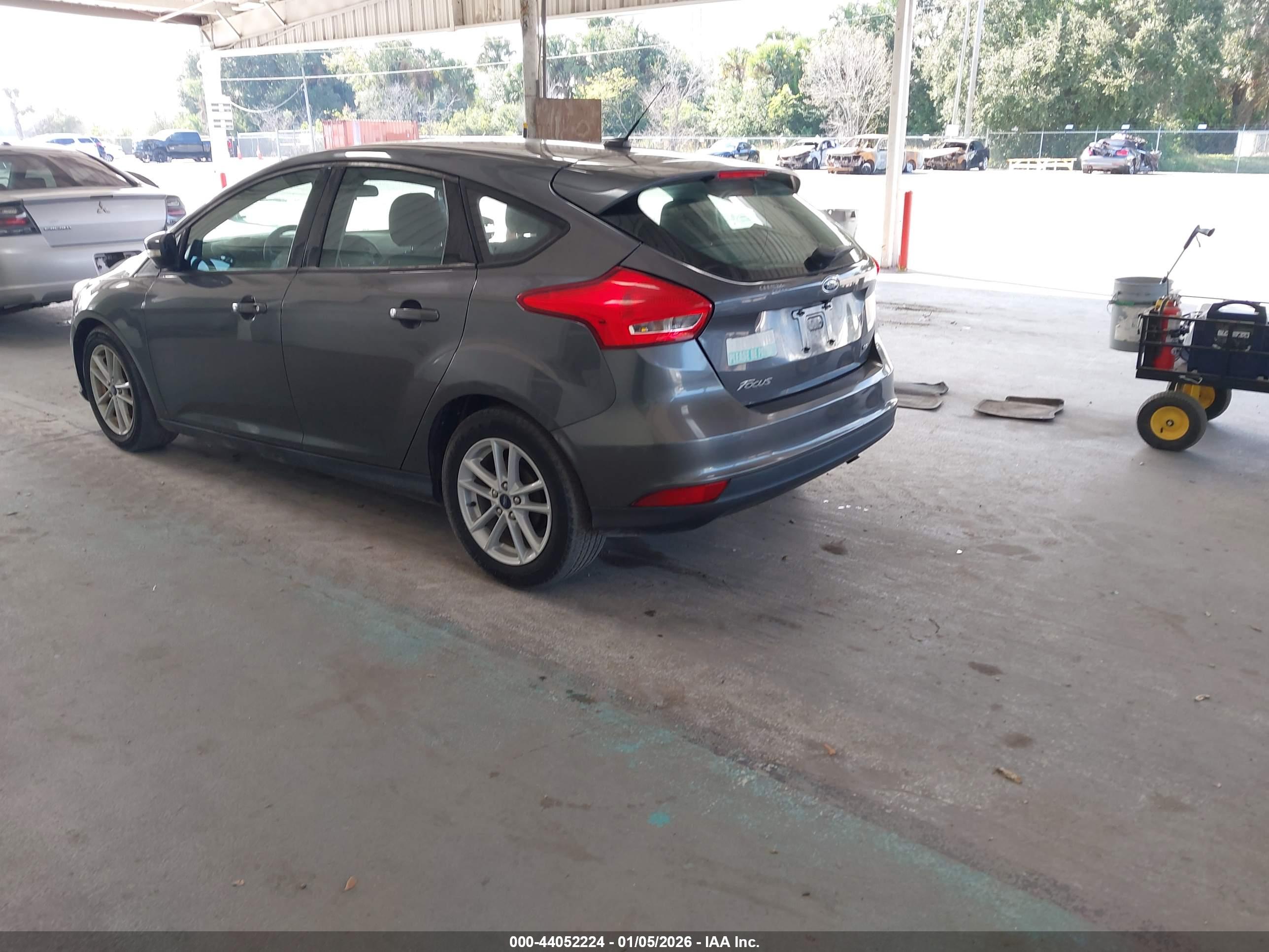 FORD FOCUS image 3