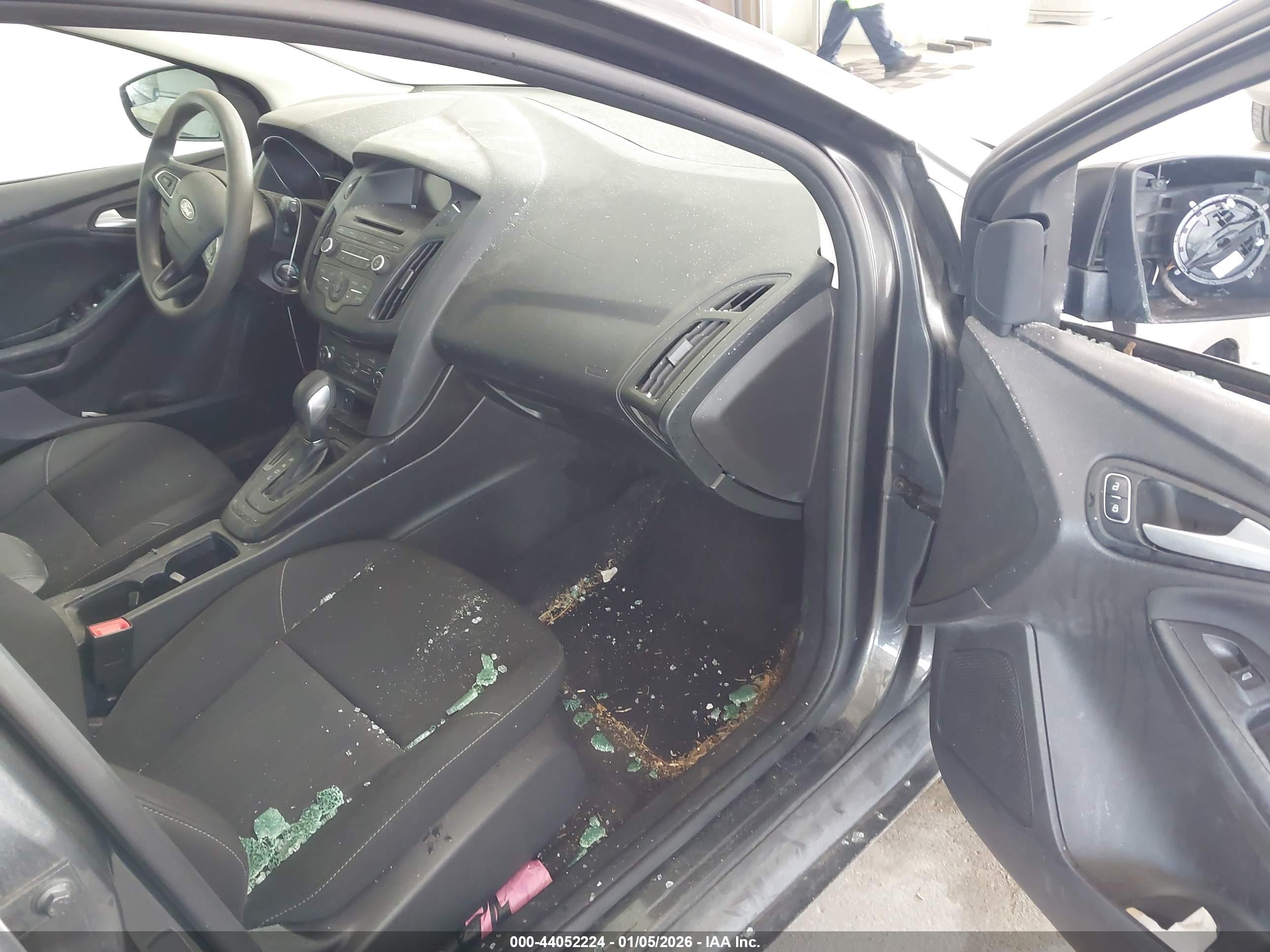 FORD FOCUS image 5