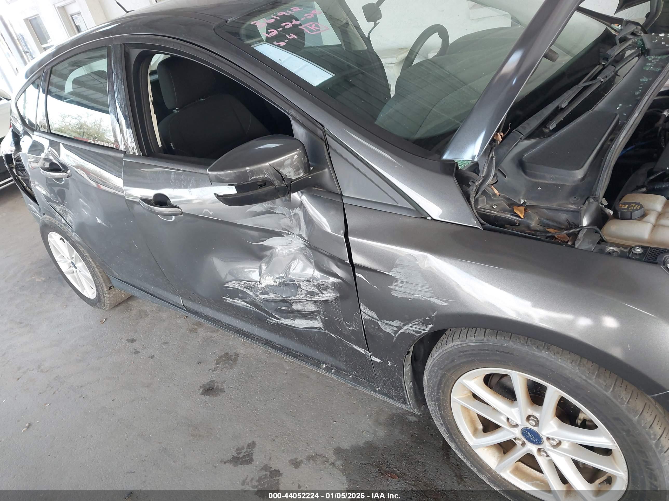 FORD FOCUS image 6