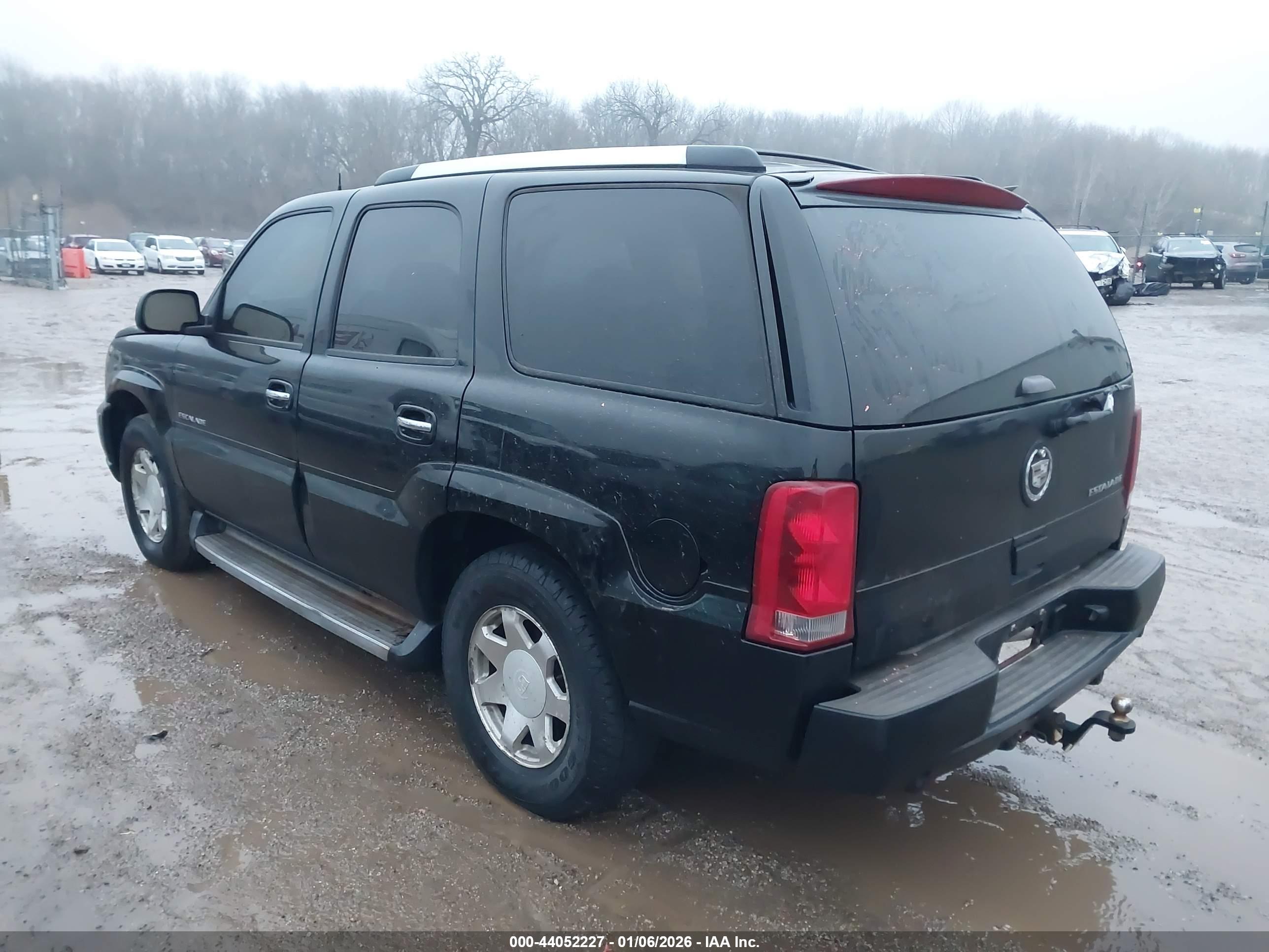CADILLAC ESCALADE image 3