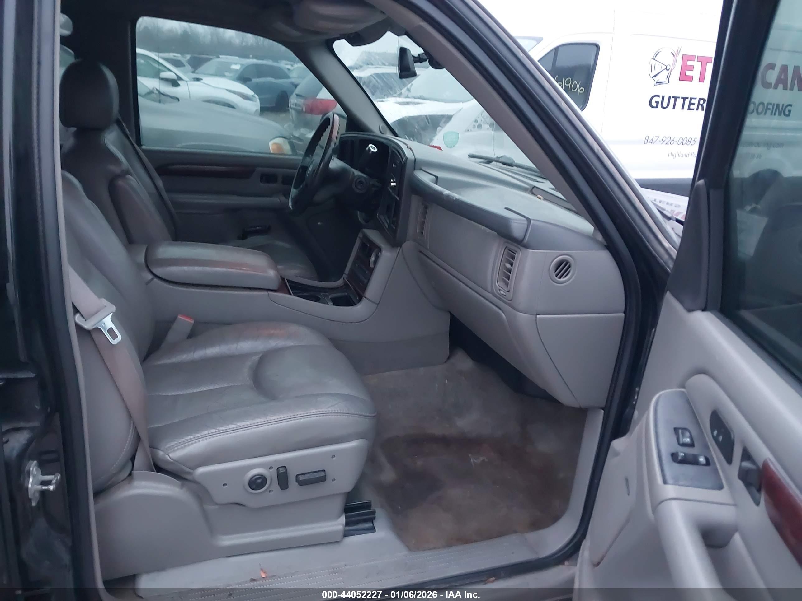 CADILLAC ESCALADE image 5