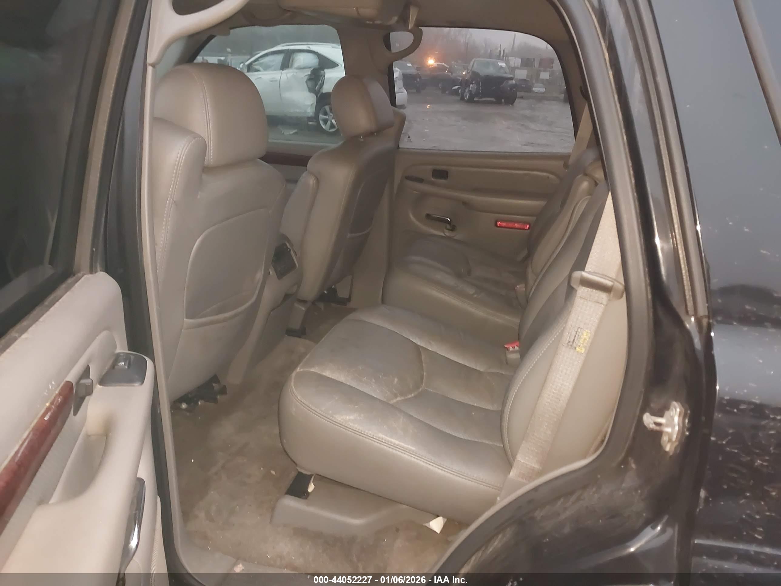 CADILLAC ESCALADE image 8