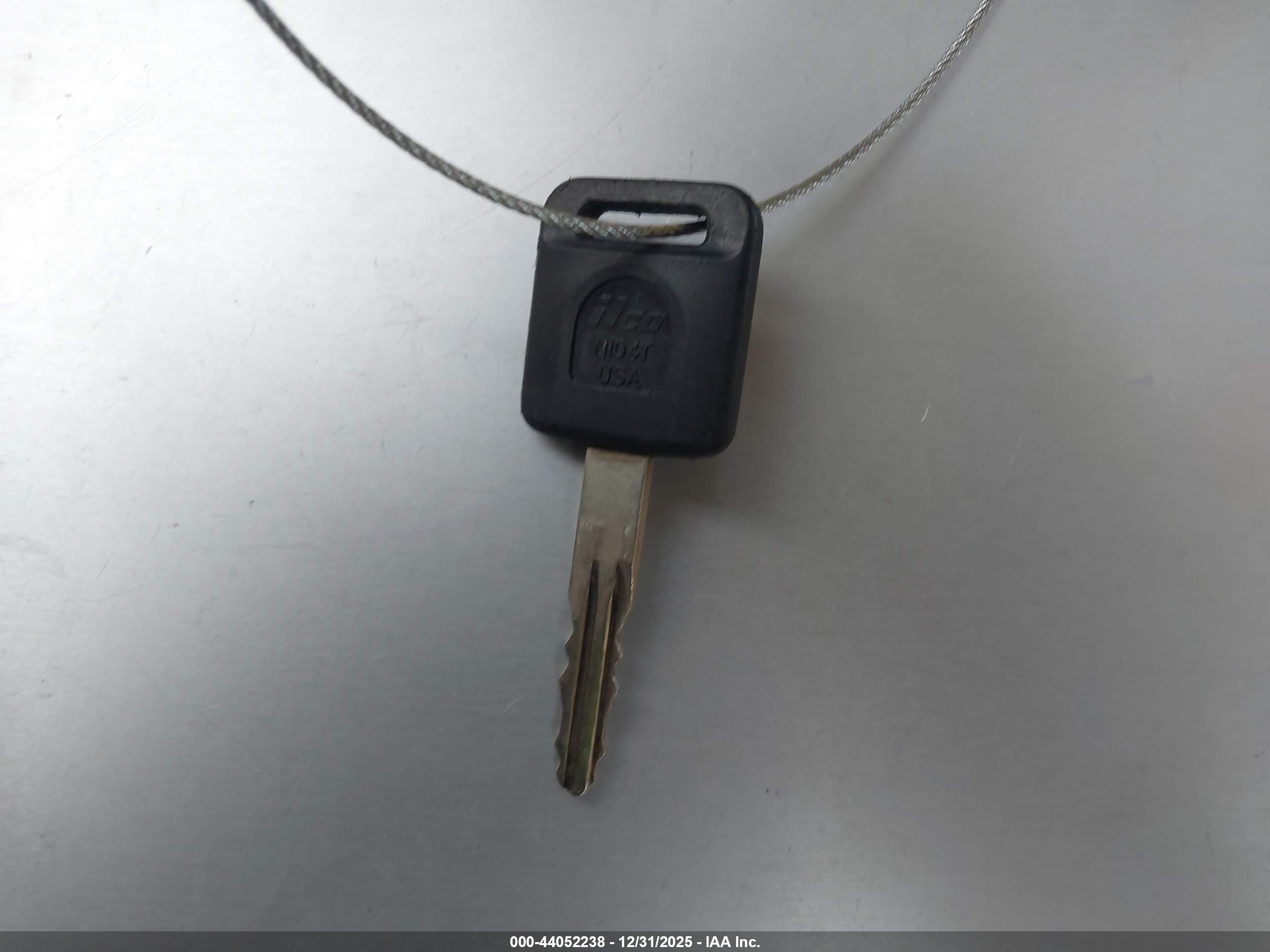 NISSAN VERSA image 11