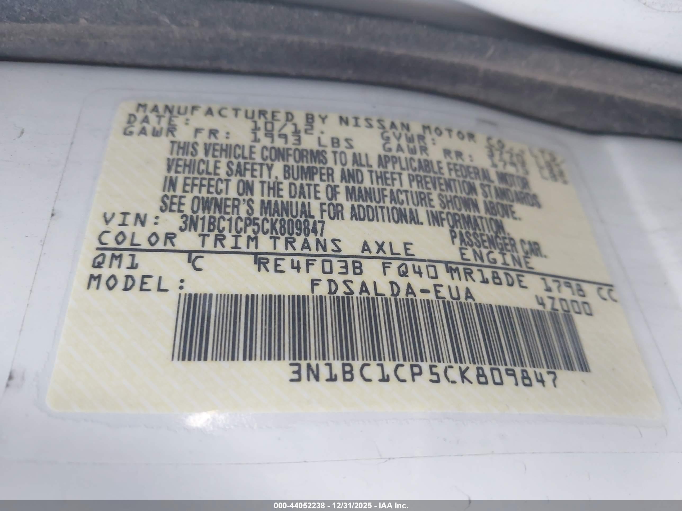 NISSAN VERSA image 9
