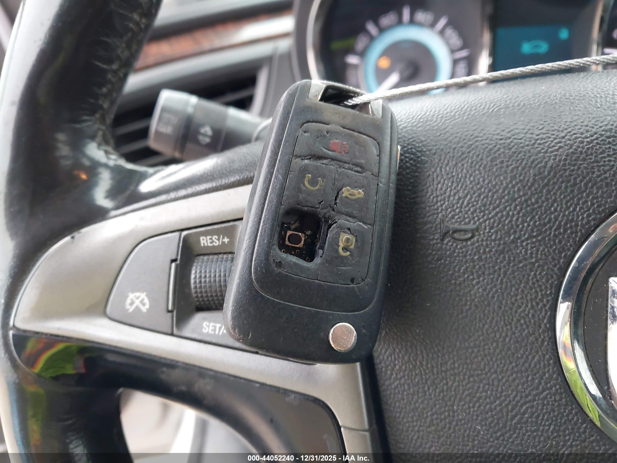 BUICK LACROSSE image 11