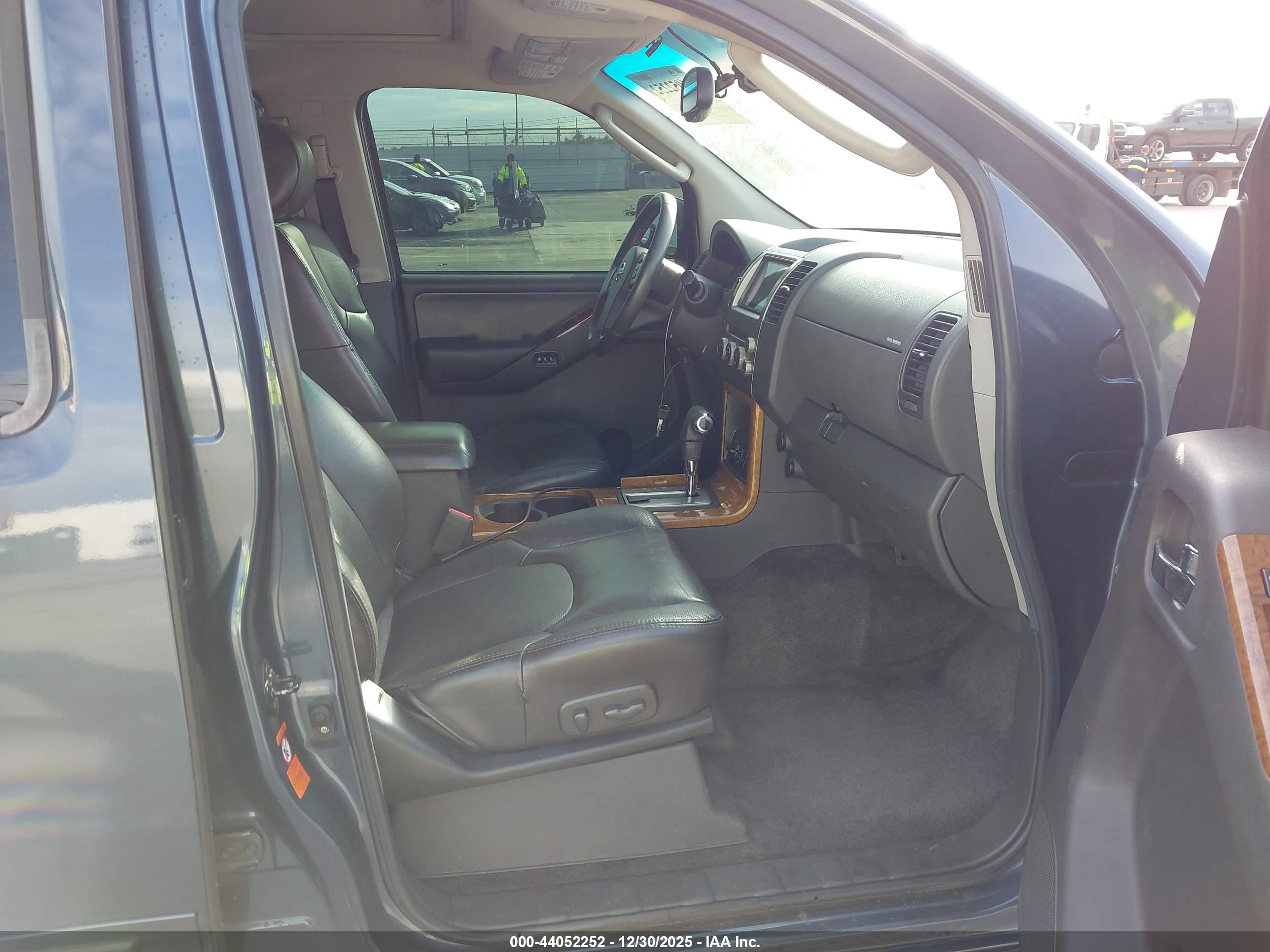 NISSAN PATHFINDER image 5