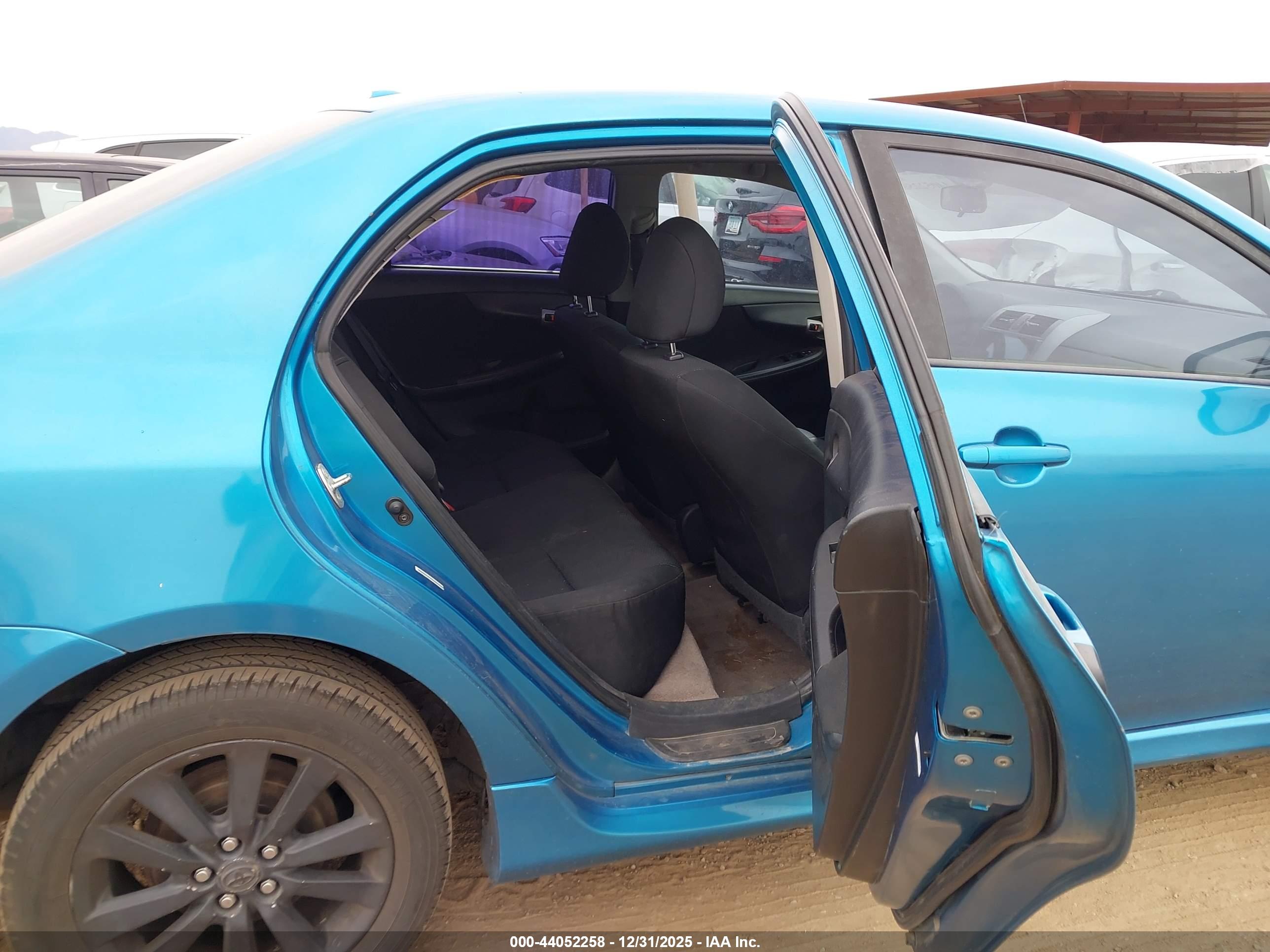 TOYOTA COROLLA image 8