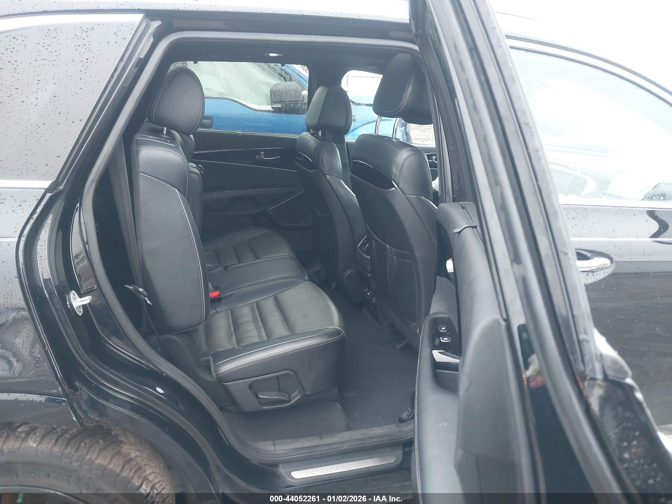 KIA SORENTO image 8