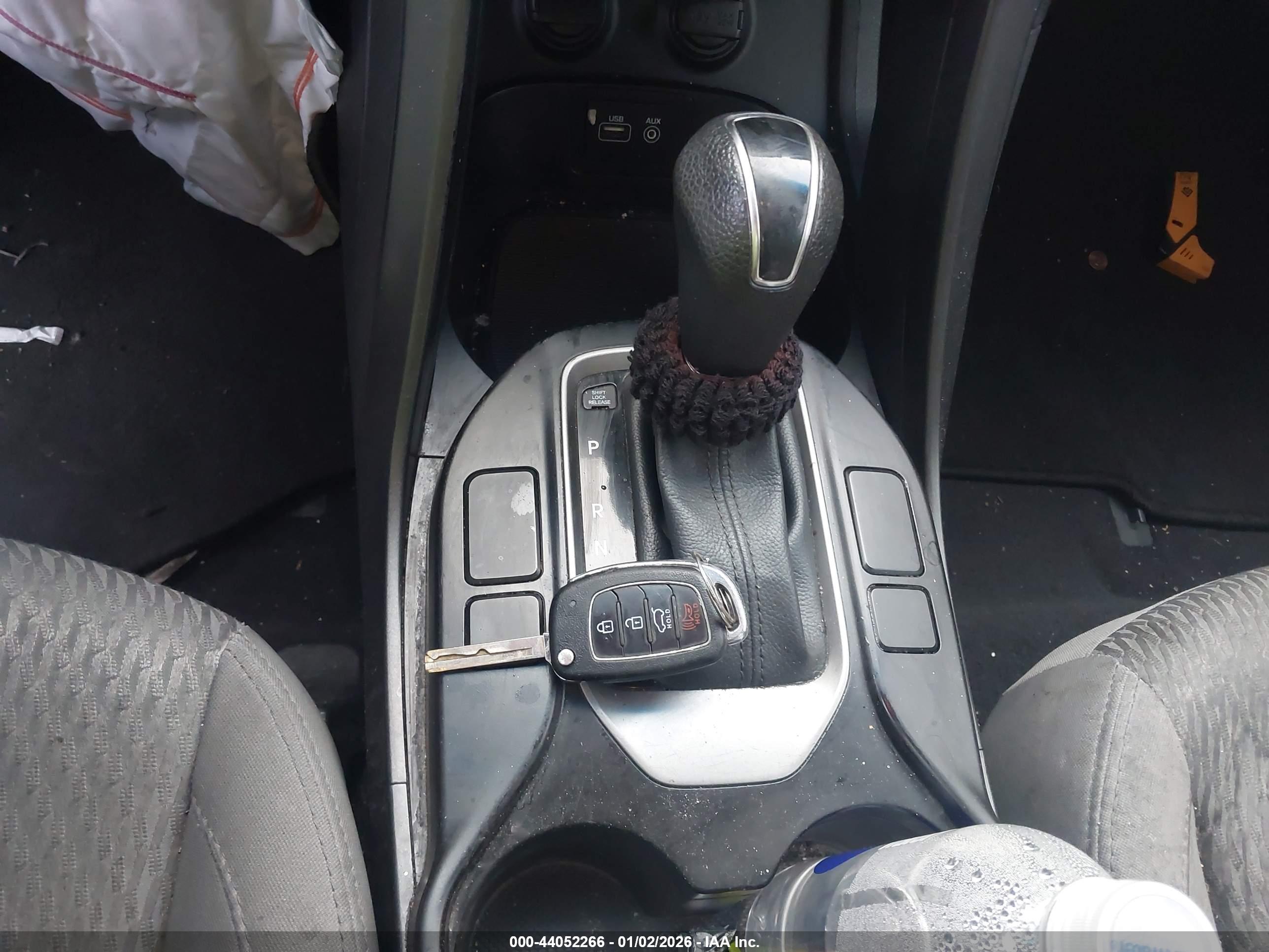 HYUNDAI SANTA image 11