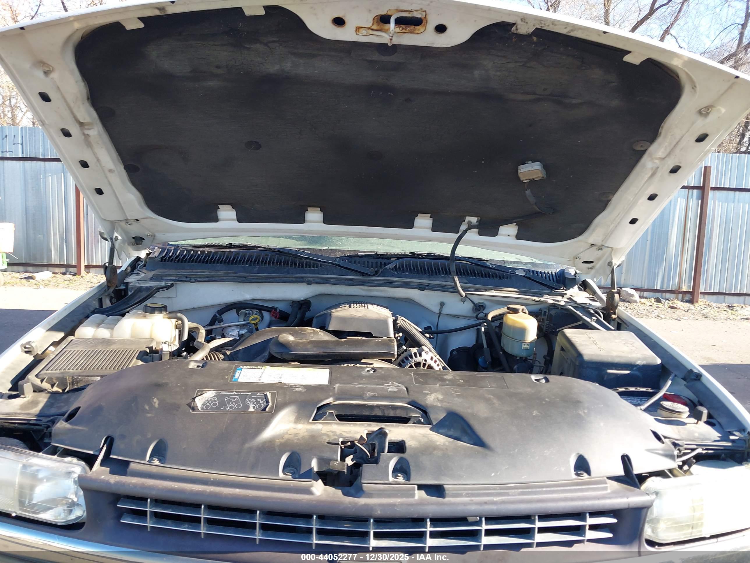 CHEVROLET SILVERADO image 10
