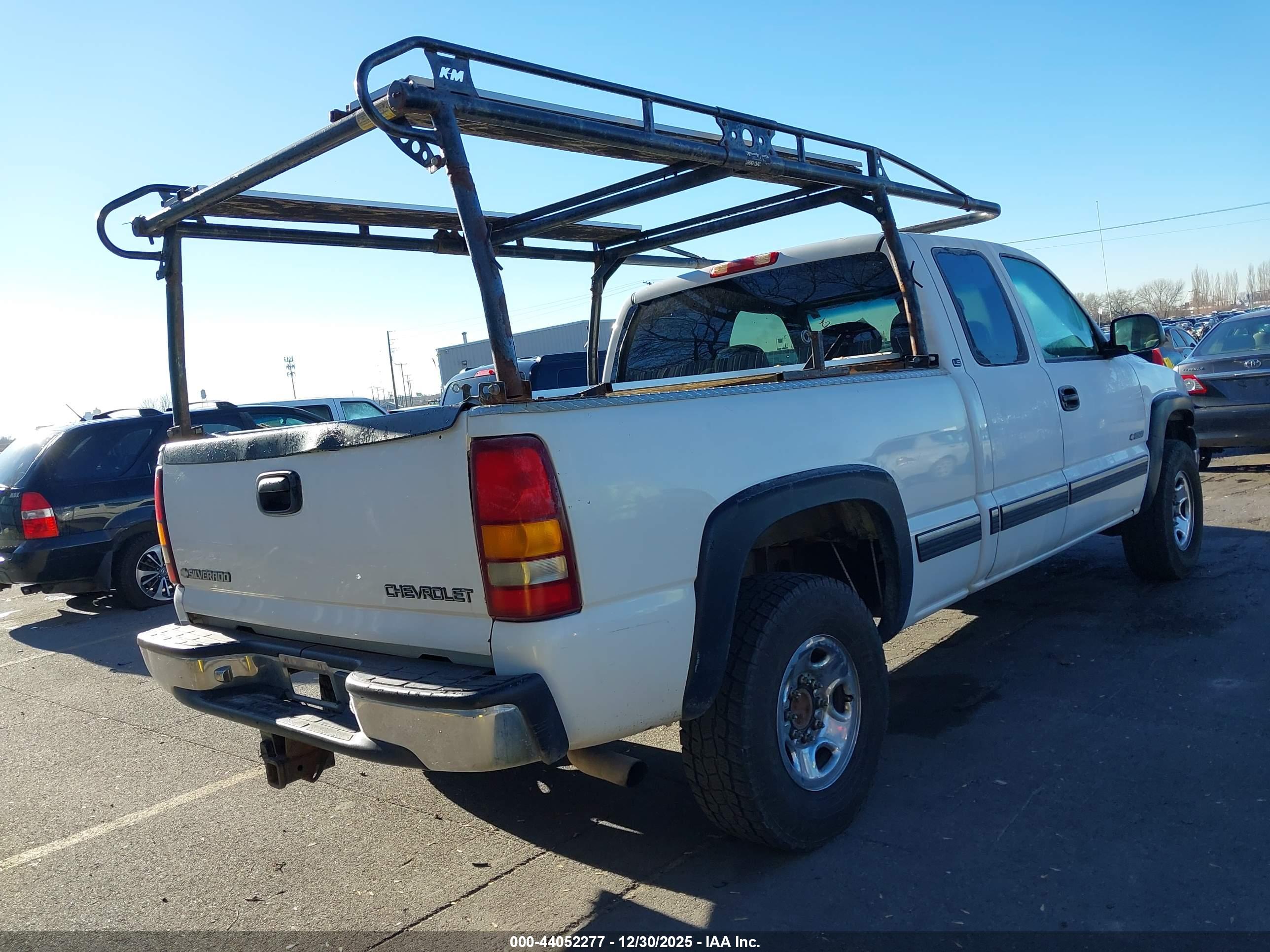 CHEVROLET SILVERADO image 4
