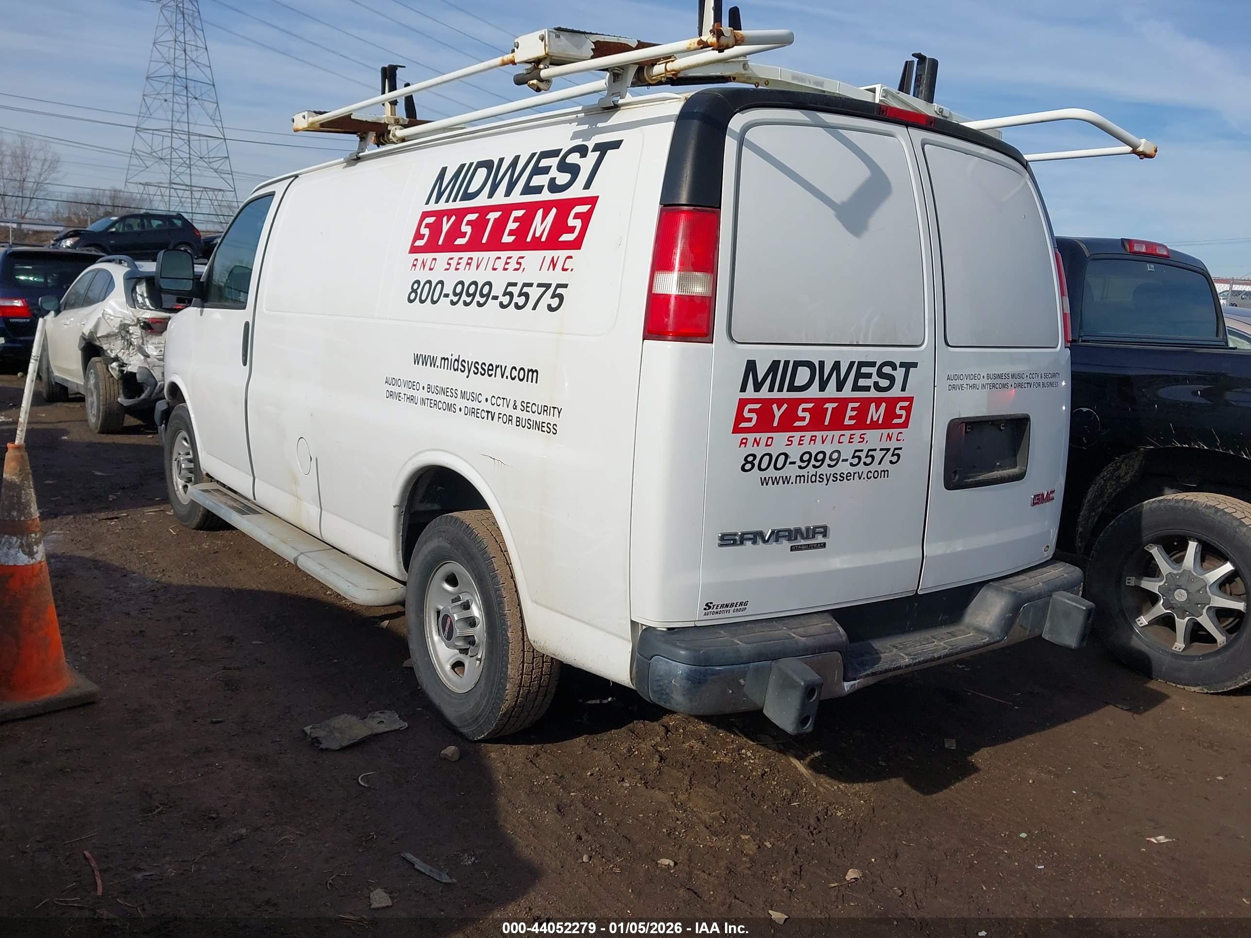 GMC SAVANA image 3