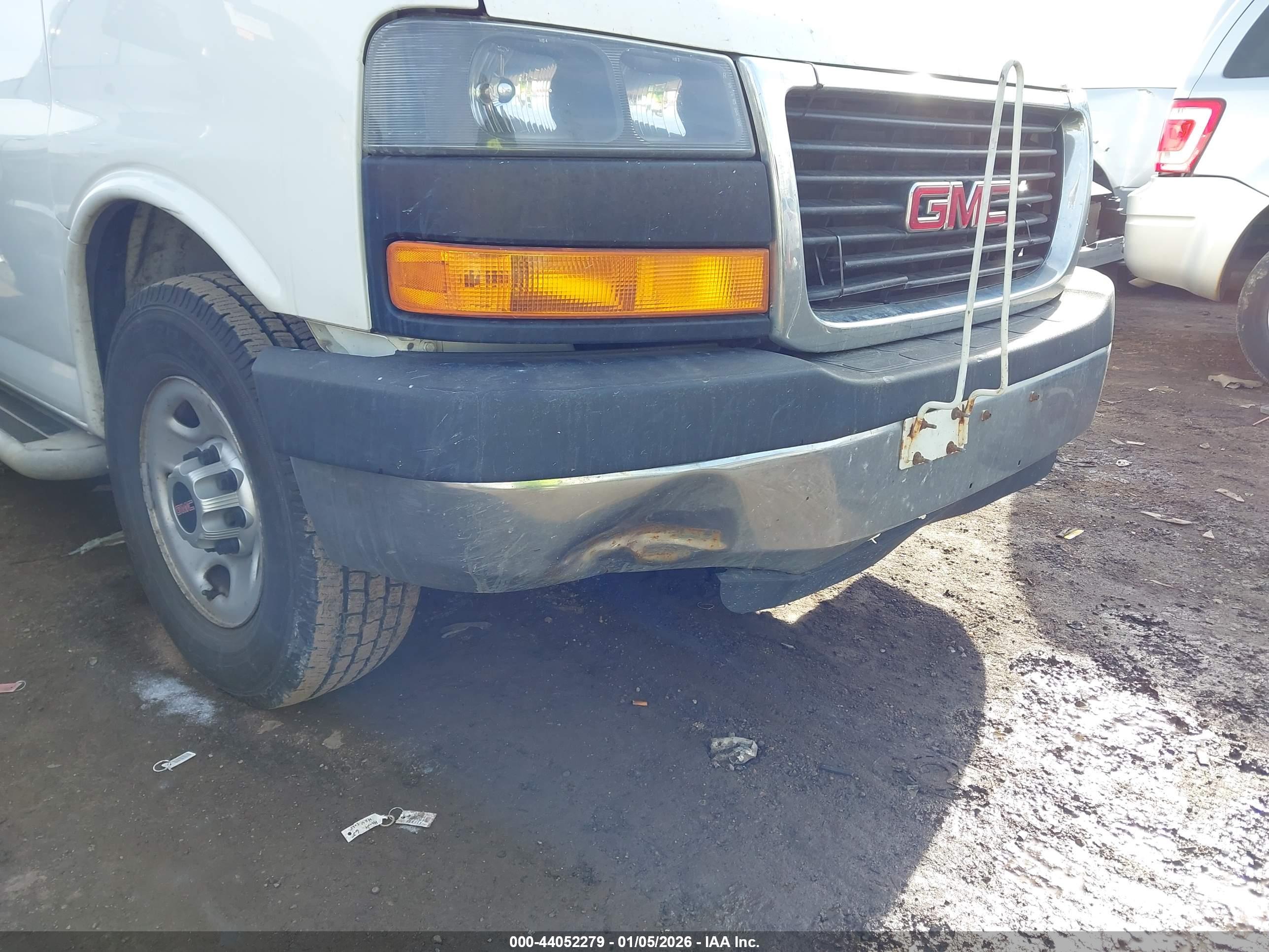 GMC SAVANA image 6