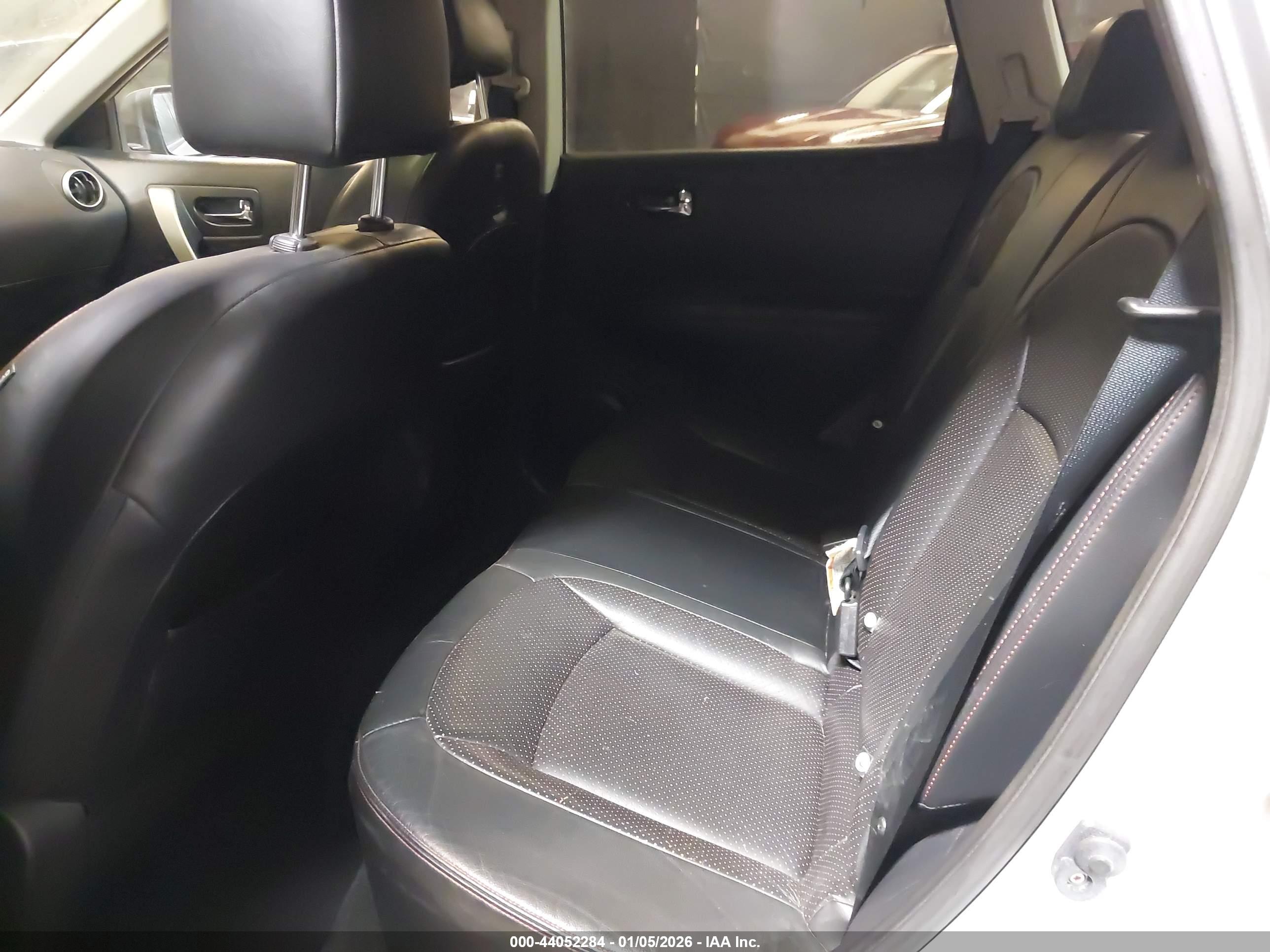 NISSAN ROGUE image 8