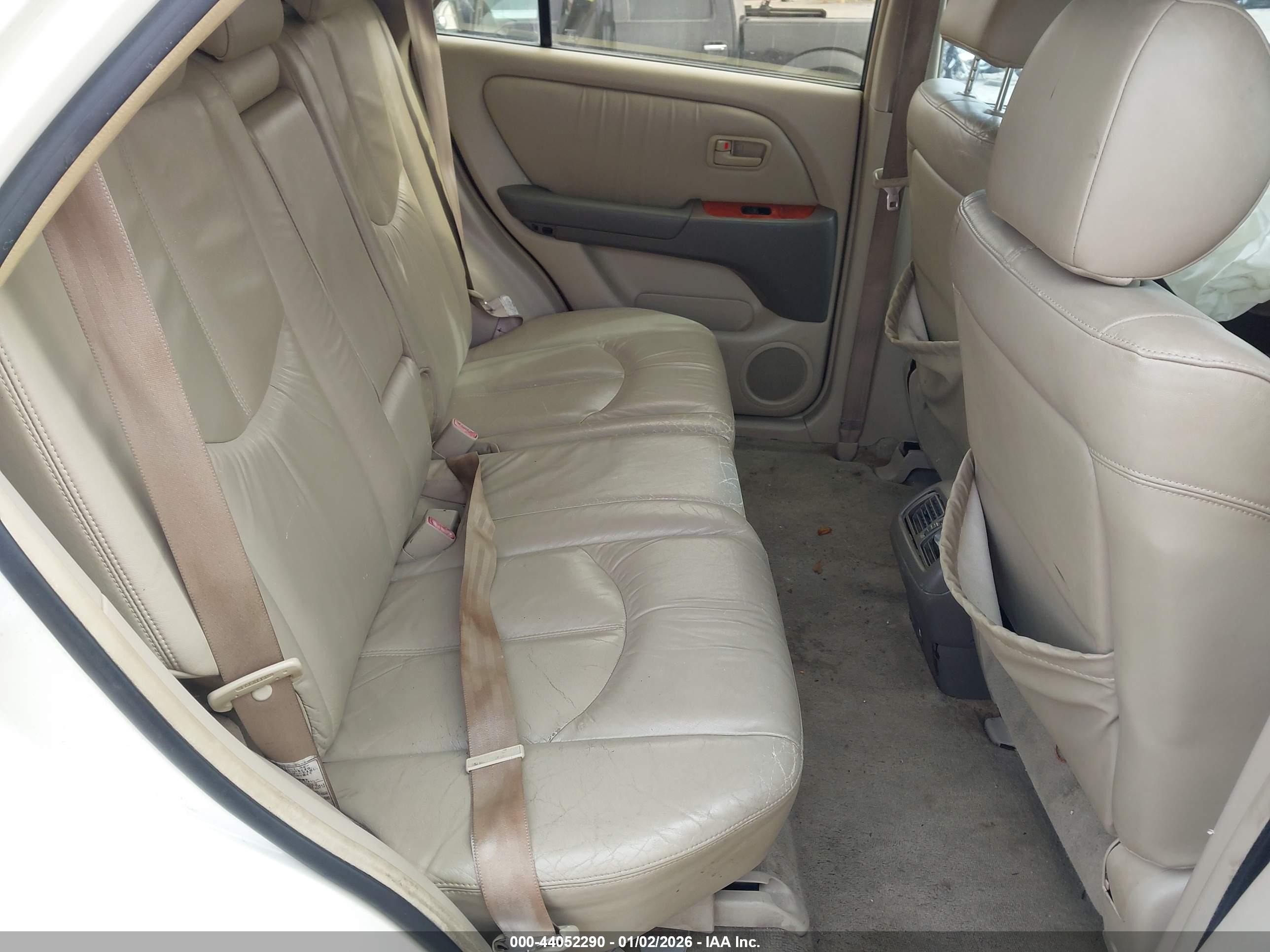 LEXUS RX image 8