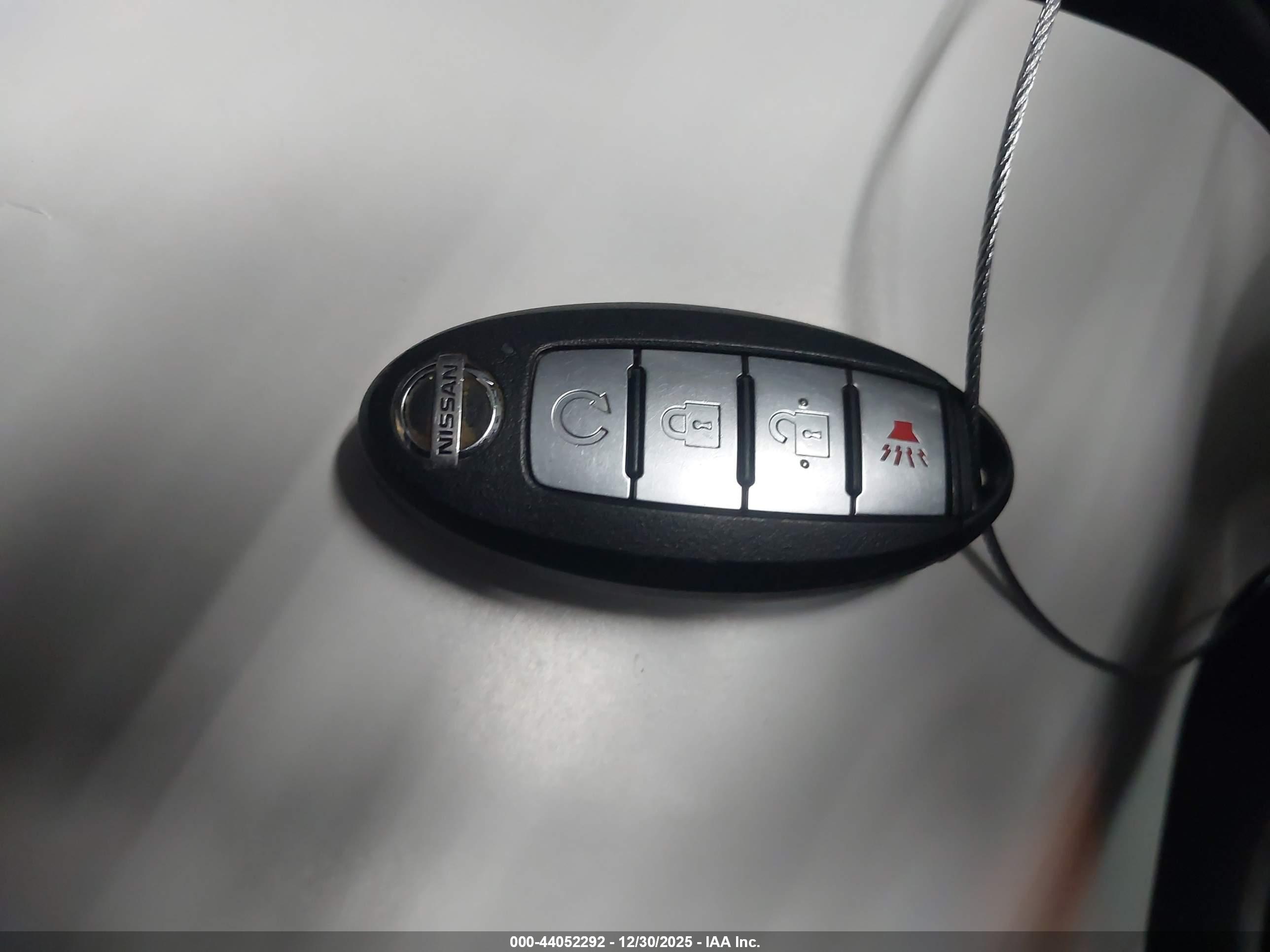 NISSAN ROGUE image 11