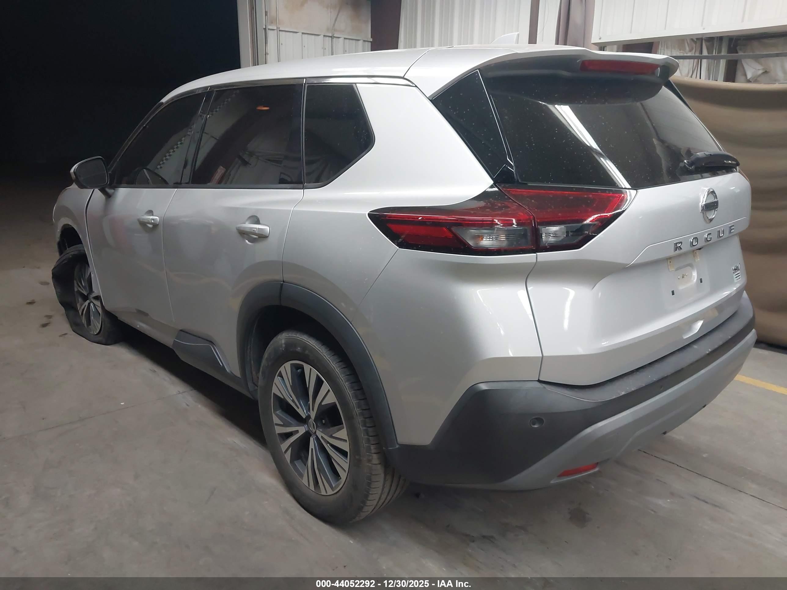 NISSAN ROGUE image 3