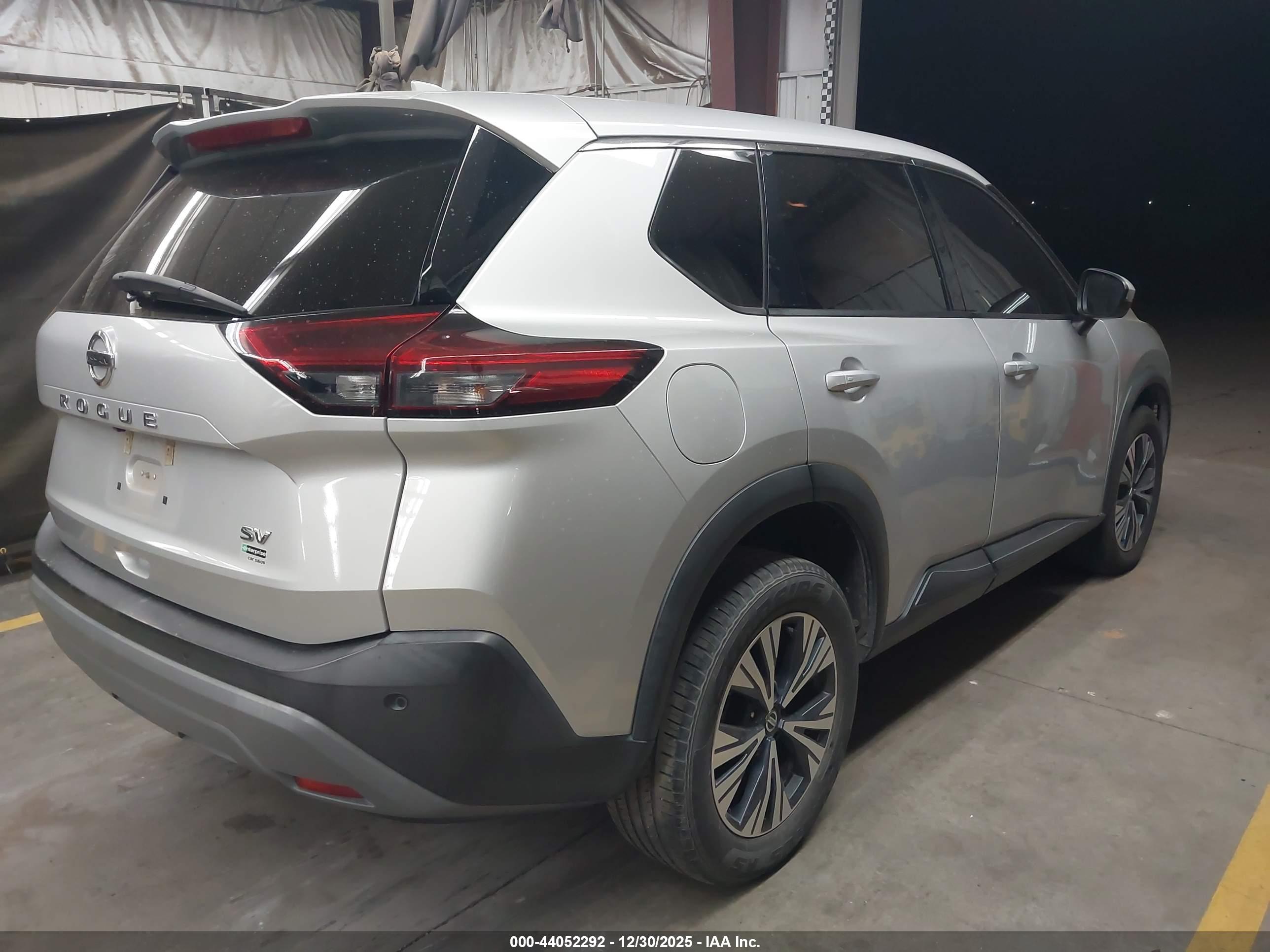 NISSAN ROGUE image 4