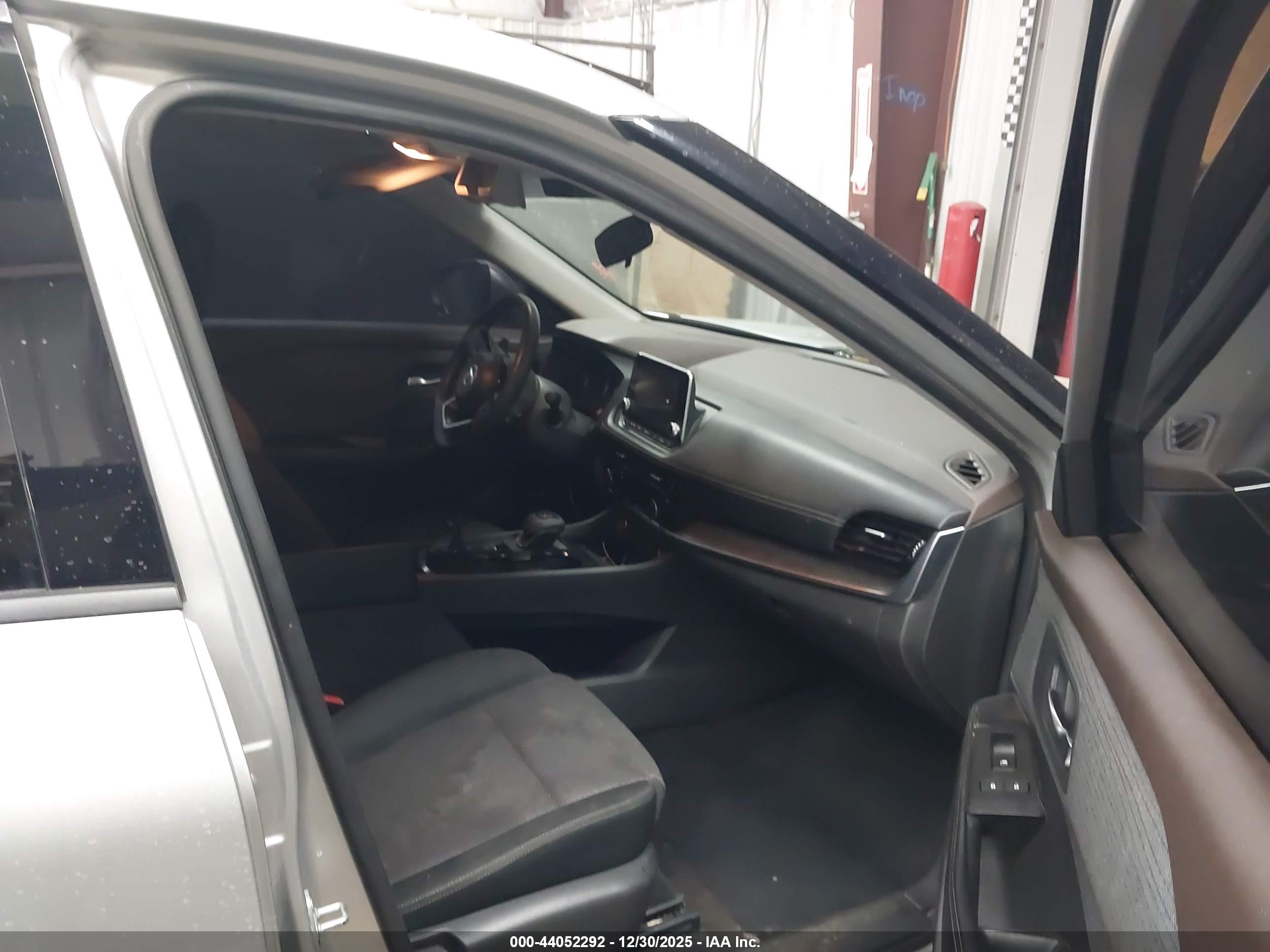 NISSAN ROGUE image 5