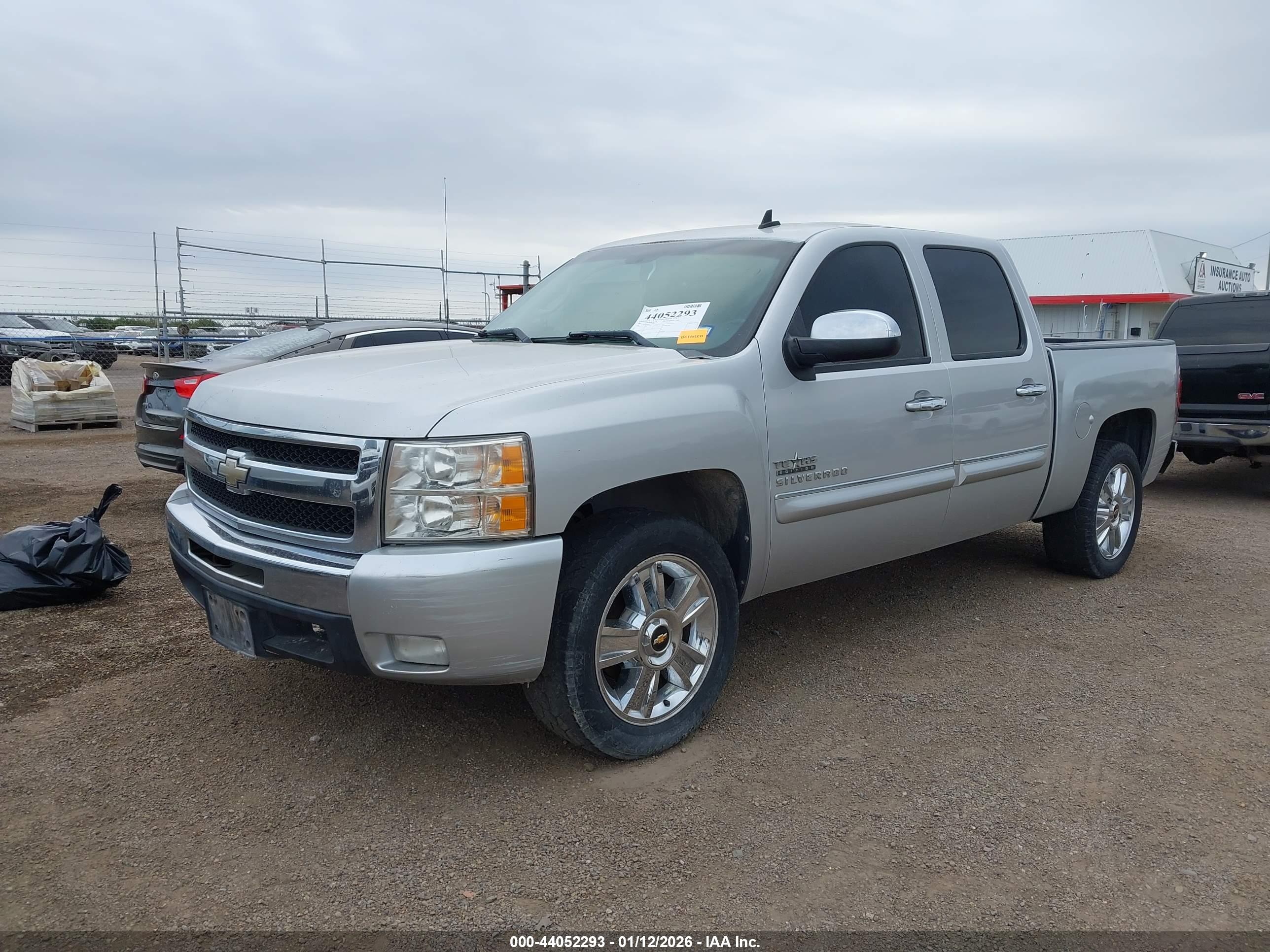 CHEVROLET SILVERADO image 2