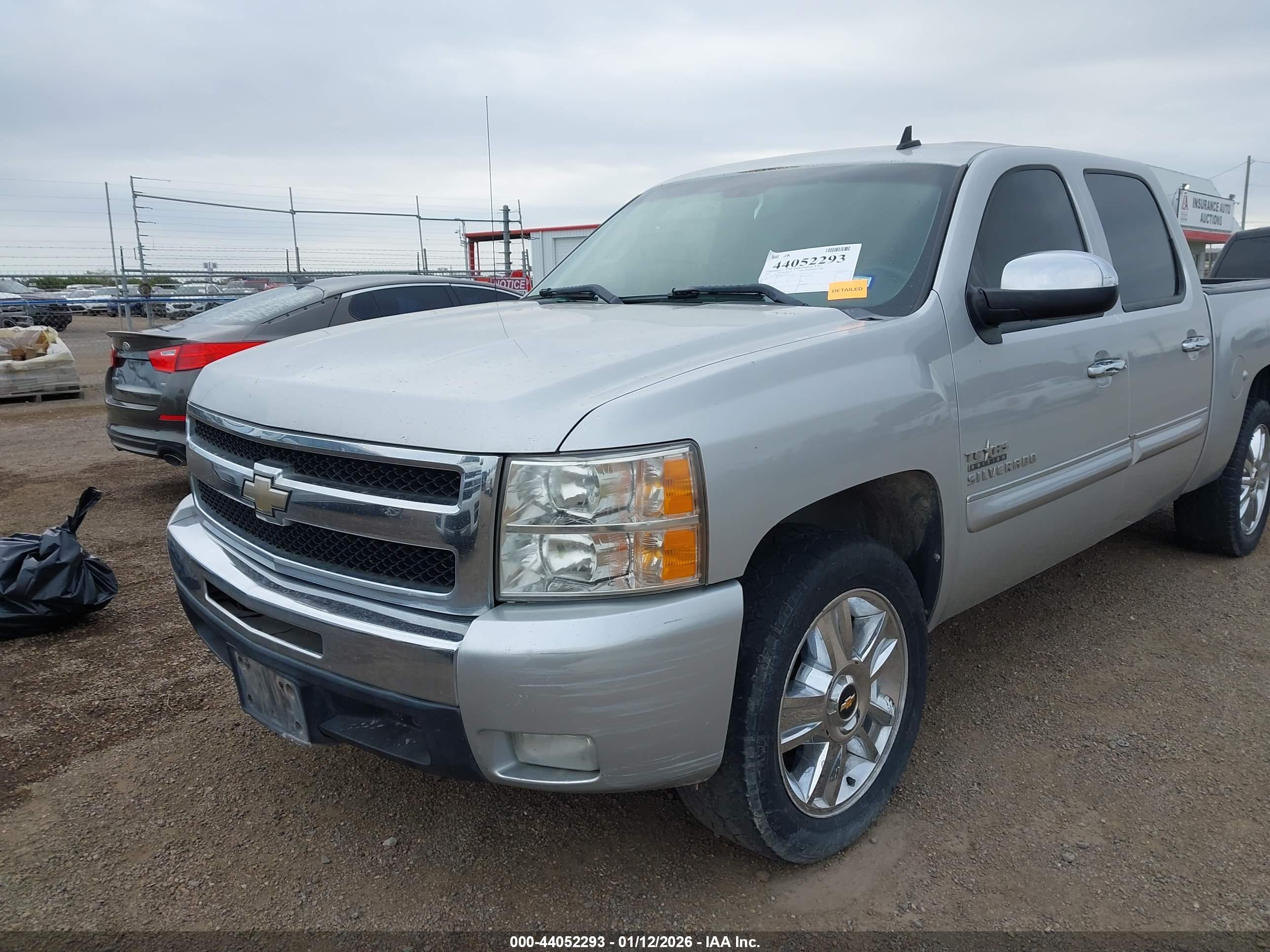 CHEVROLET SILVERADO image 6