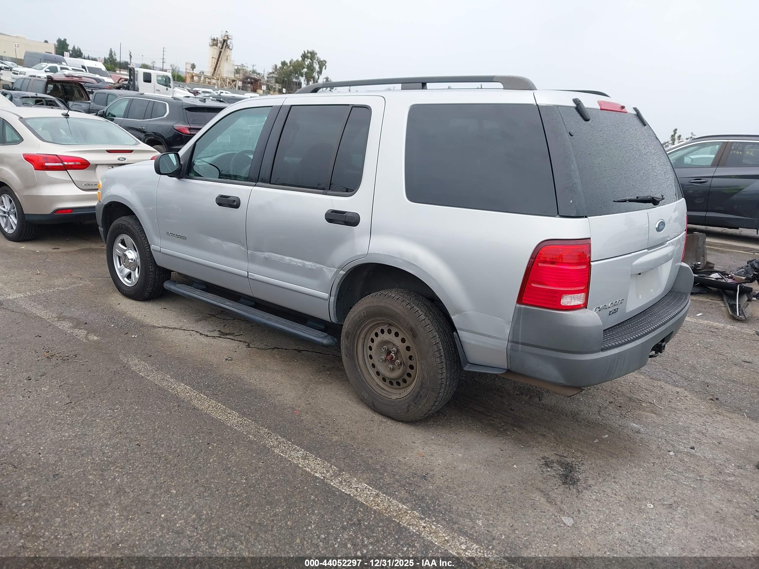 FORD EXPLORER image 3