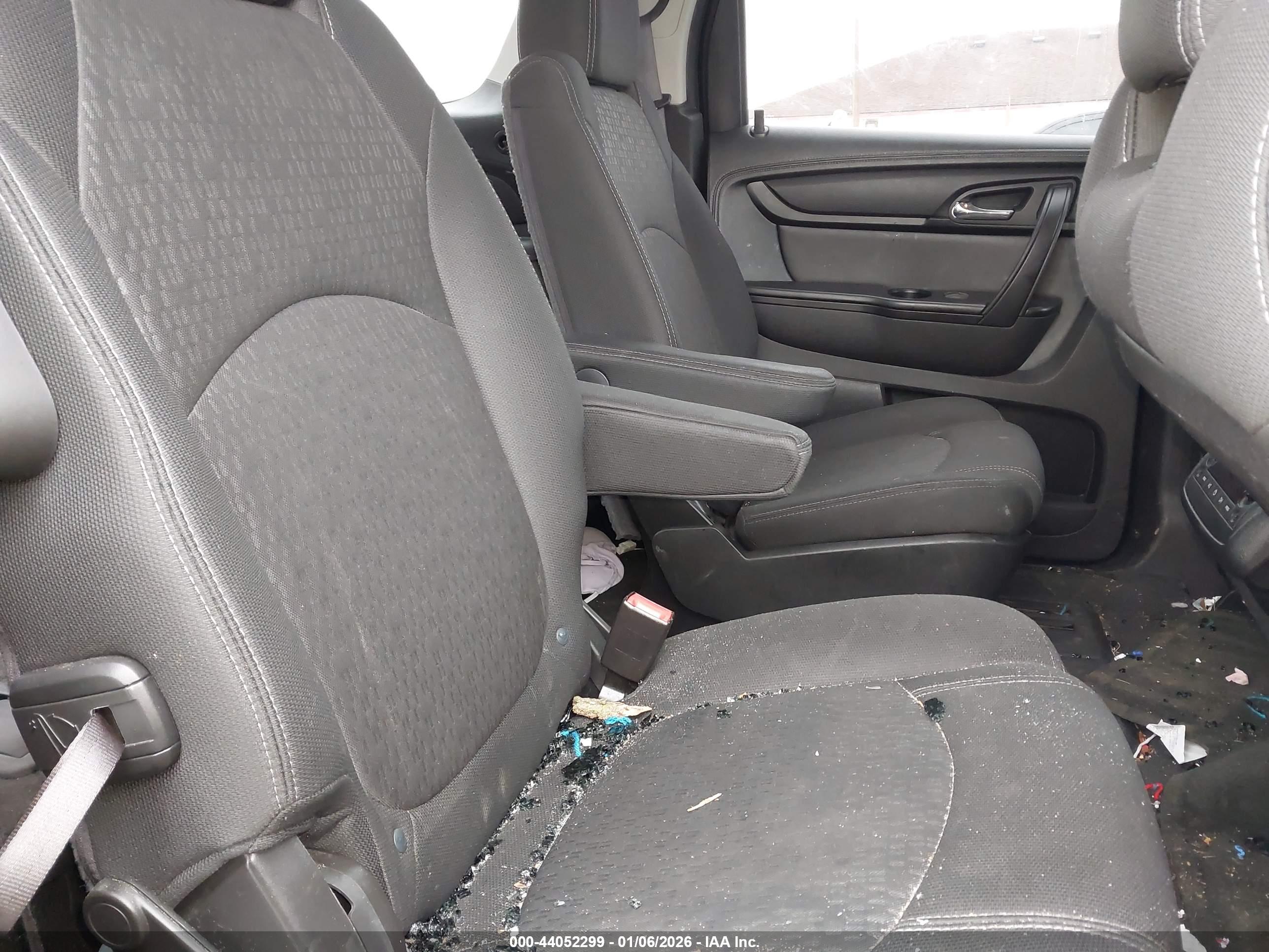 GMC ACADIA image 8
