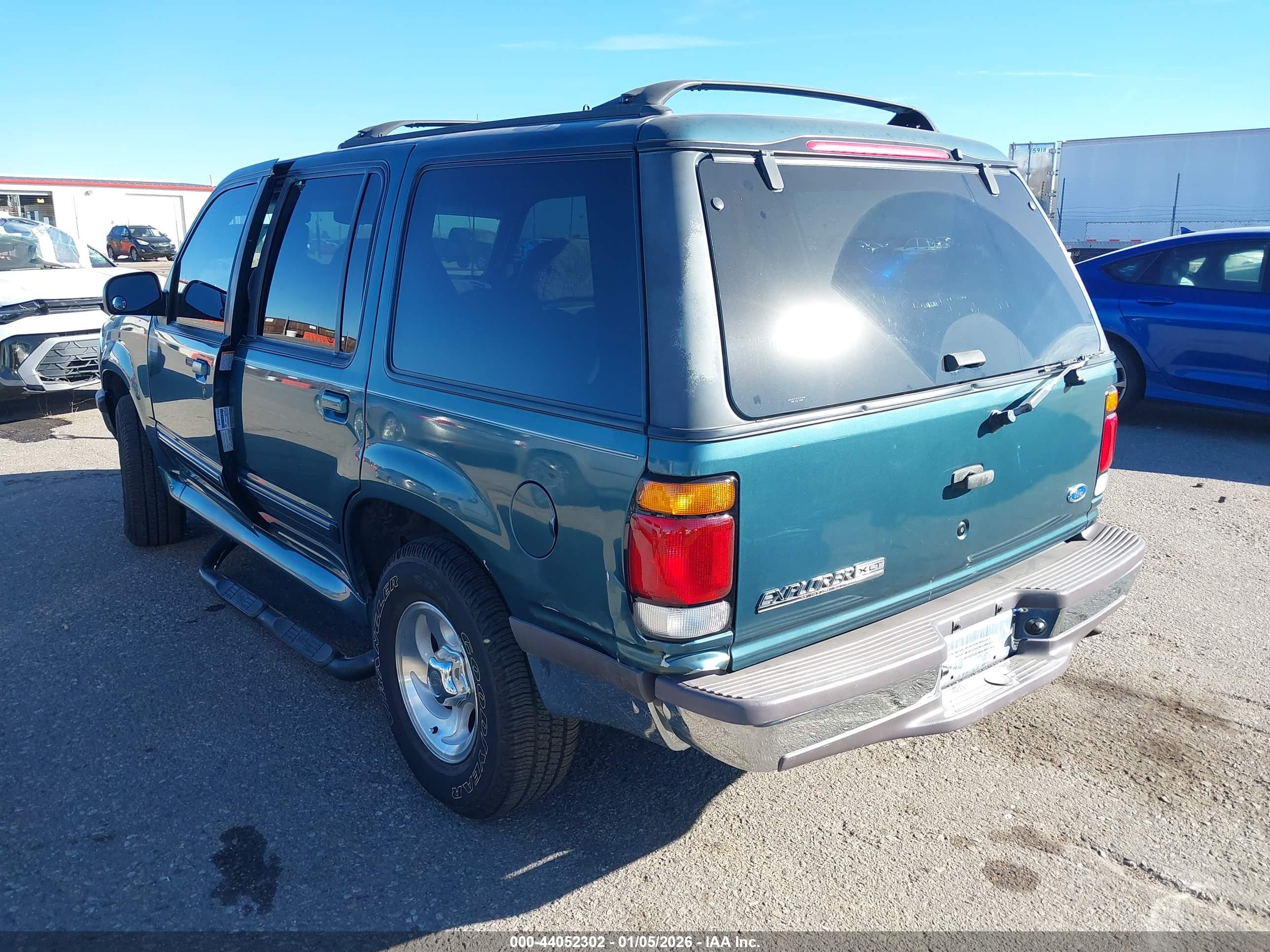 FORD EXPLORER image 3